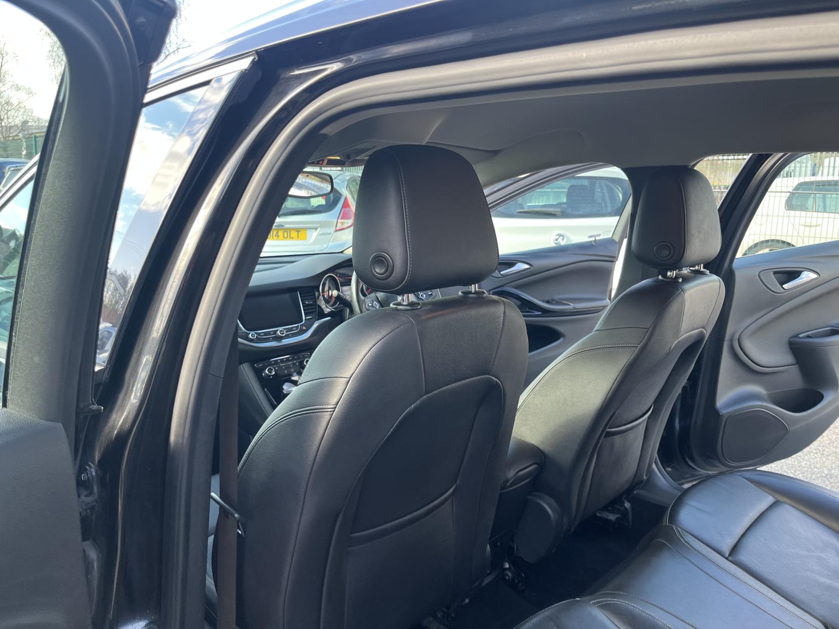 Vauxhall Astra 1.6 CDTi Elite Nav Sports Tourer 5dr Diesel Auto Euro 6 (136 ps)