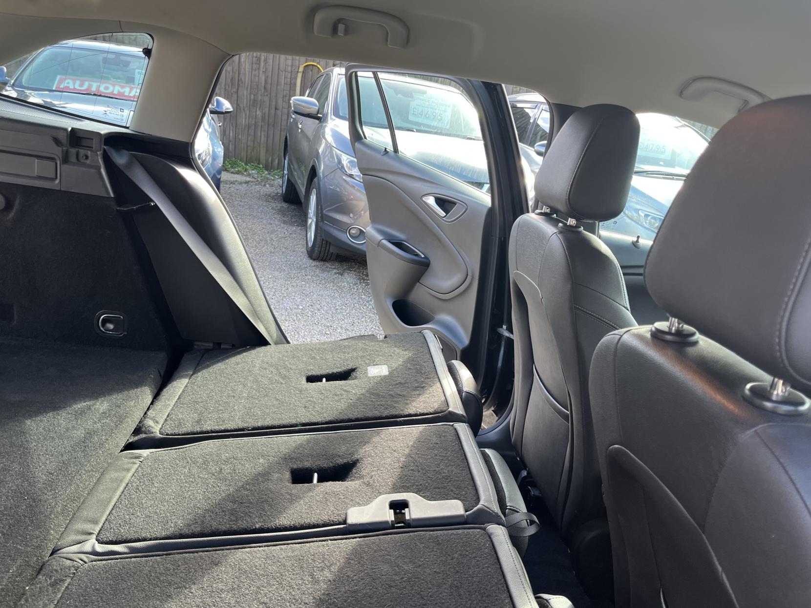 Vauxhall Astra 1.6 CDTi Elite Nav Sports Tourer 5dr Diesel Auto Euro 6 (136 ps)