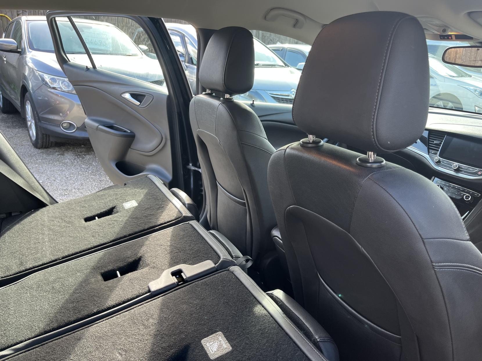 Vauxhall Astra 1.6 CDTi Elite Nav Sports Tourer 5dr Diesel Auto Euro 6 (136 ps)