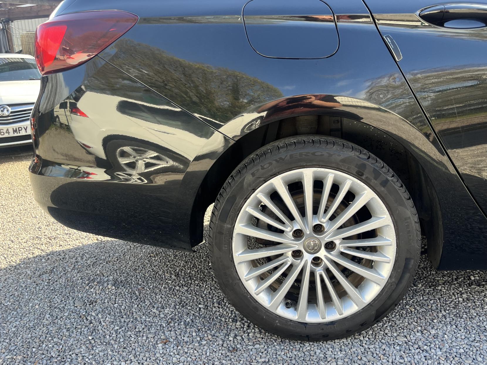 Vauxhall Astra 1.6 CDTi Elite Nav Sports Tourer 5dr Diesel Auto Euro 6 (136 ps)