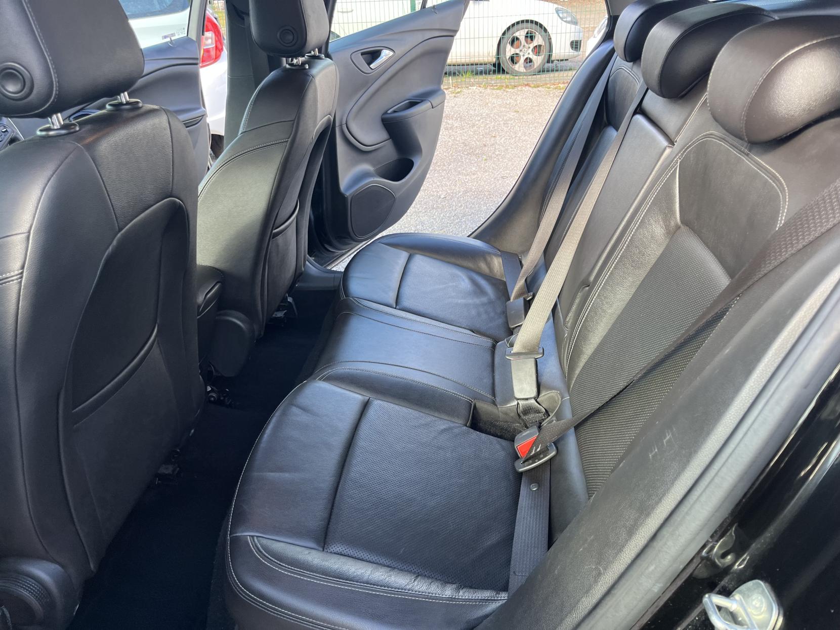 Vauxhall Astra 1.6 CDTi Elite Nav Sports Tourer 5dr Diesel Auto Euro 6 (136 ps)