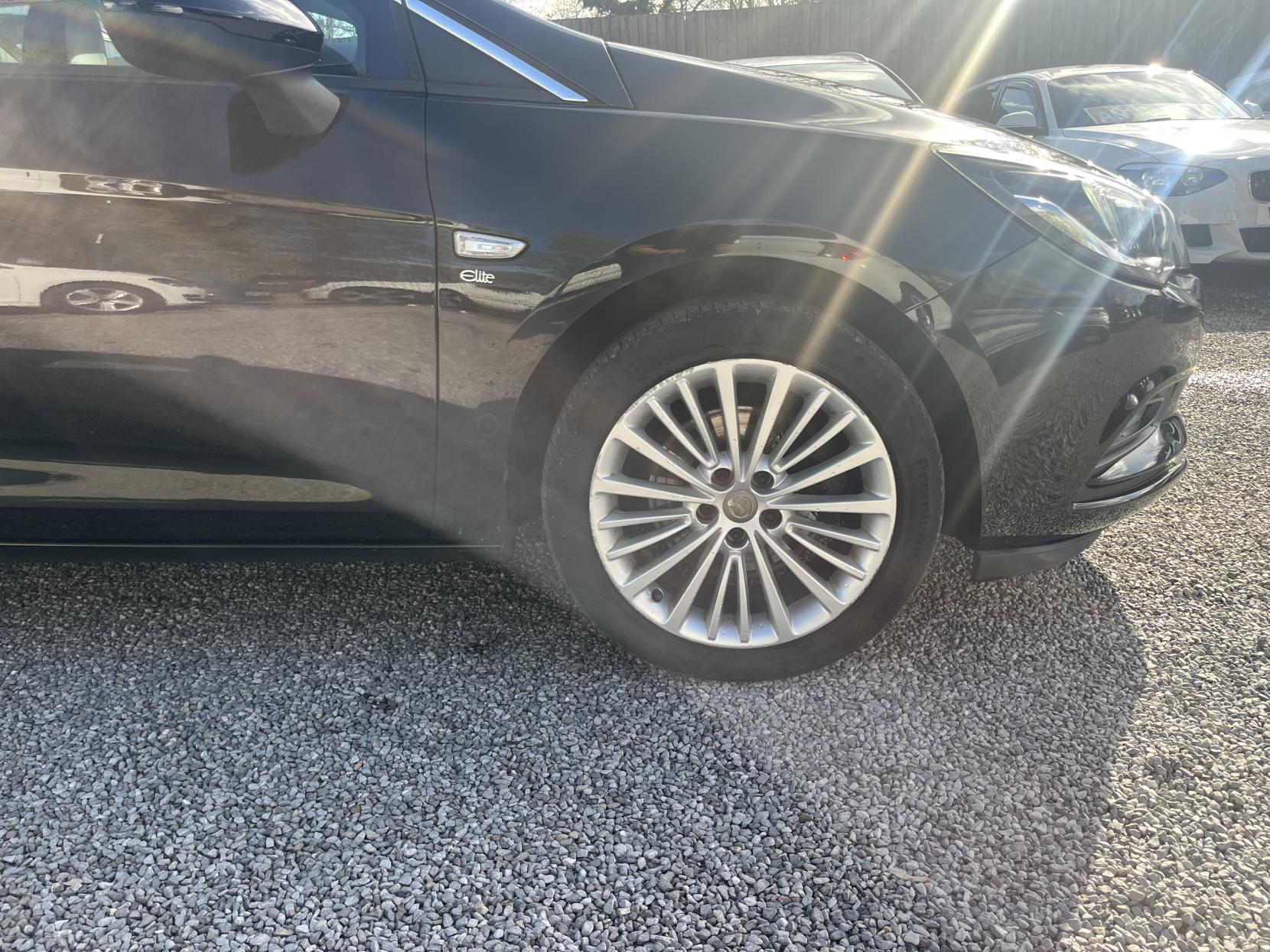 Vauxhall Astra 1.6 CDTi Elite Nav Sports Tourer 5dr Diesel Auto Euro 6 (136 ps)