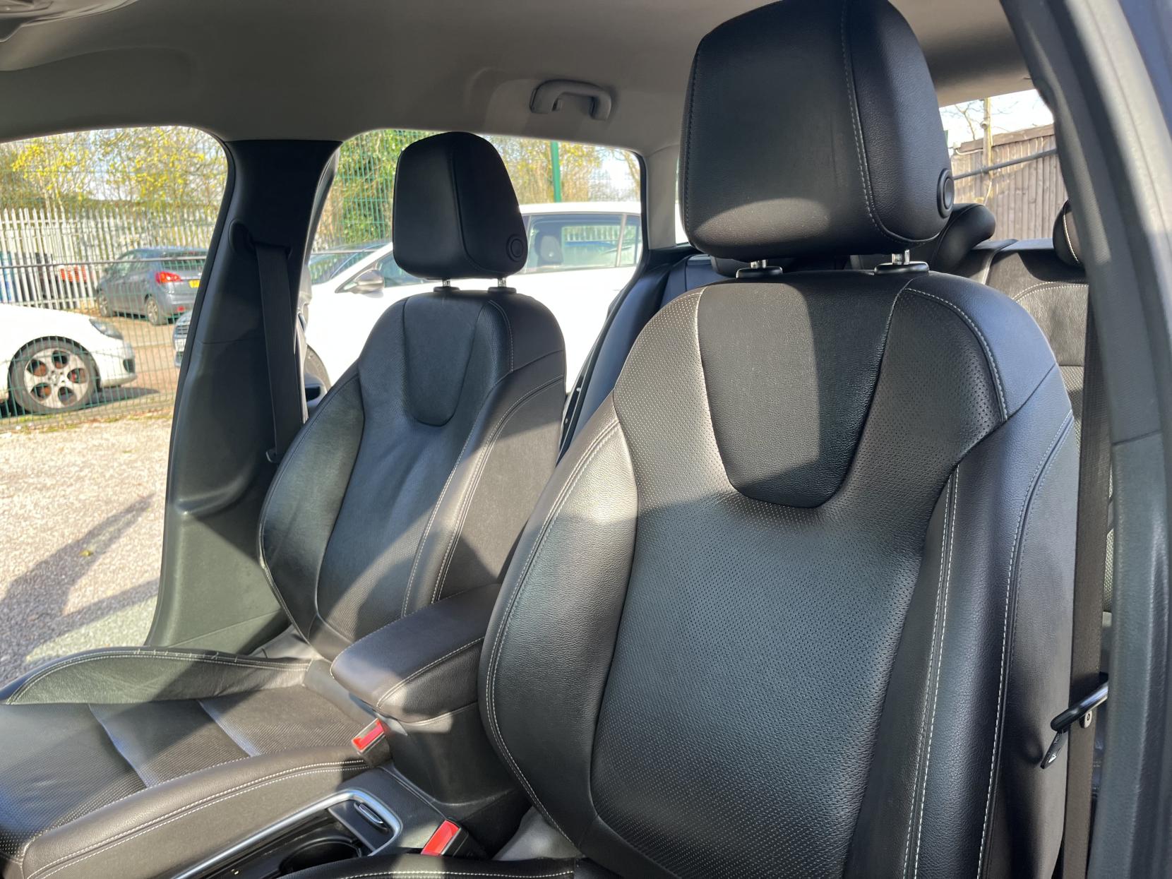 Vauxhall Astra 1.6 CDTi Elite Nav Sports Tourer 5dr Diesel Auto Euro 6 (136 ps)