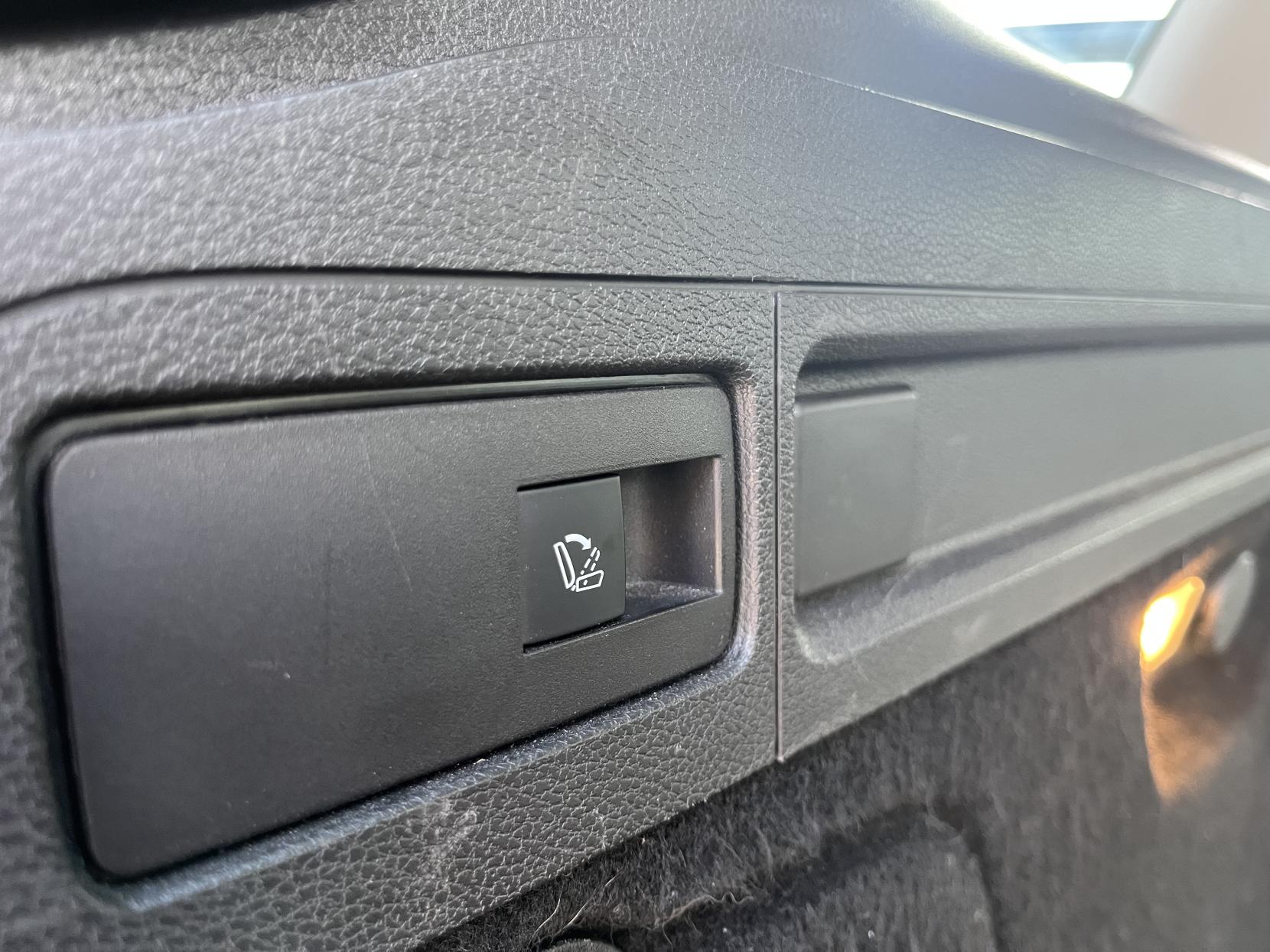 Vauxhall Astra 1.6 CDTi Elite Nav Sports Tourer 5dr Diesel Auto Euro 6 (136 ps)