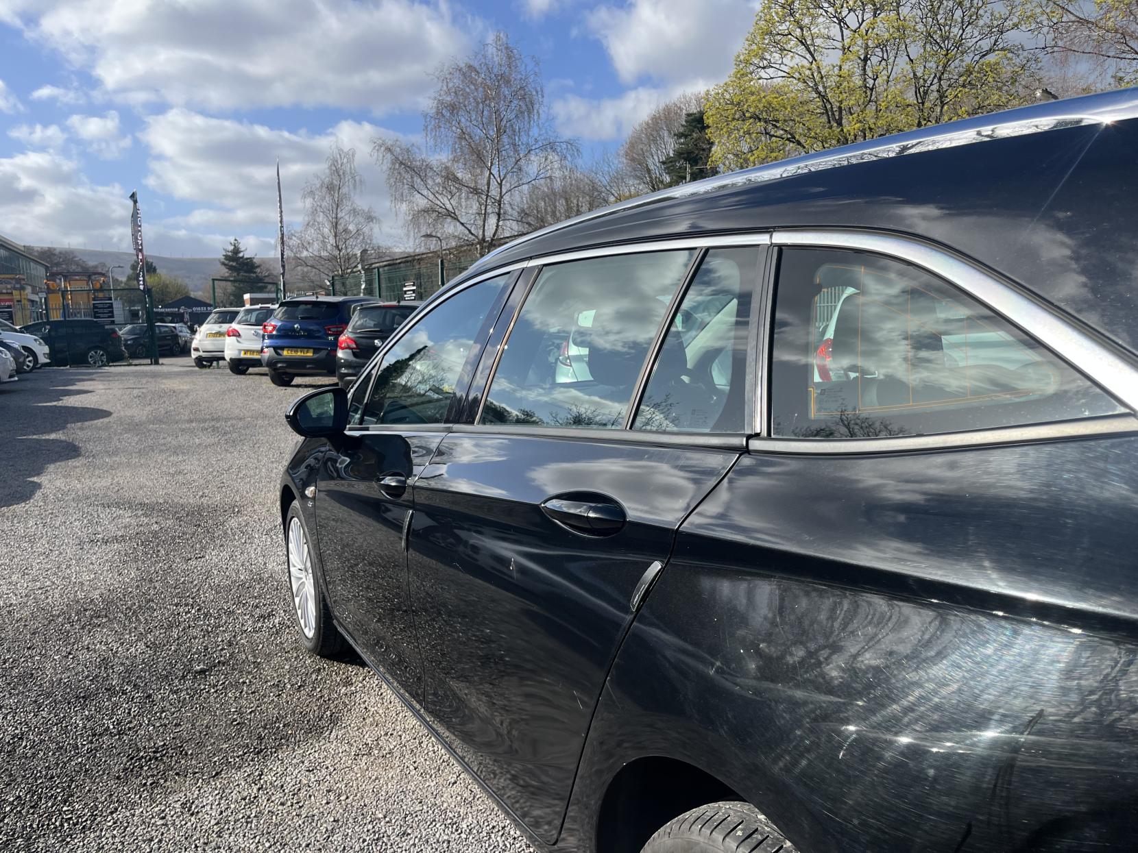 Vauxhall Astra 1.6 CDTi Elite Nav Sports Tourer 5dr Diesel Auto Euro 6 (136 ps)