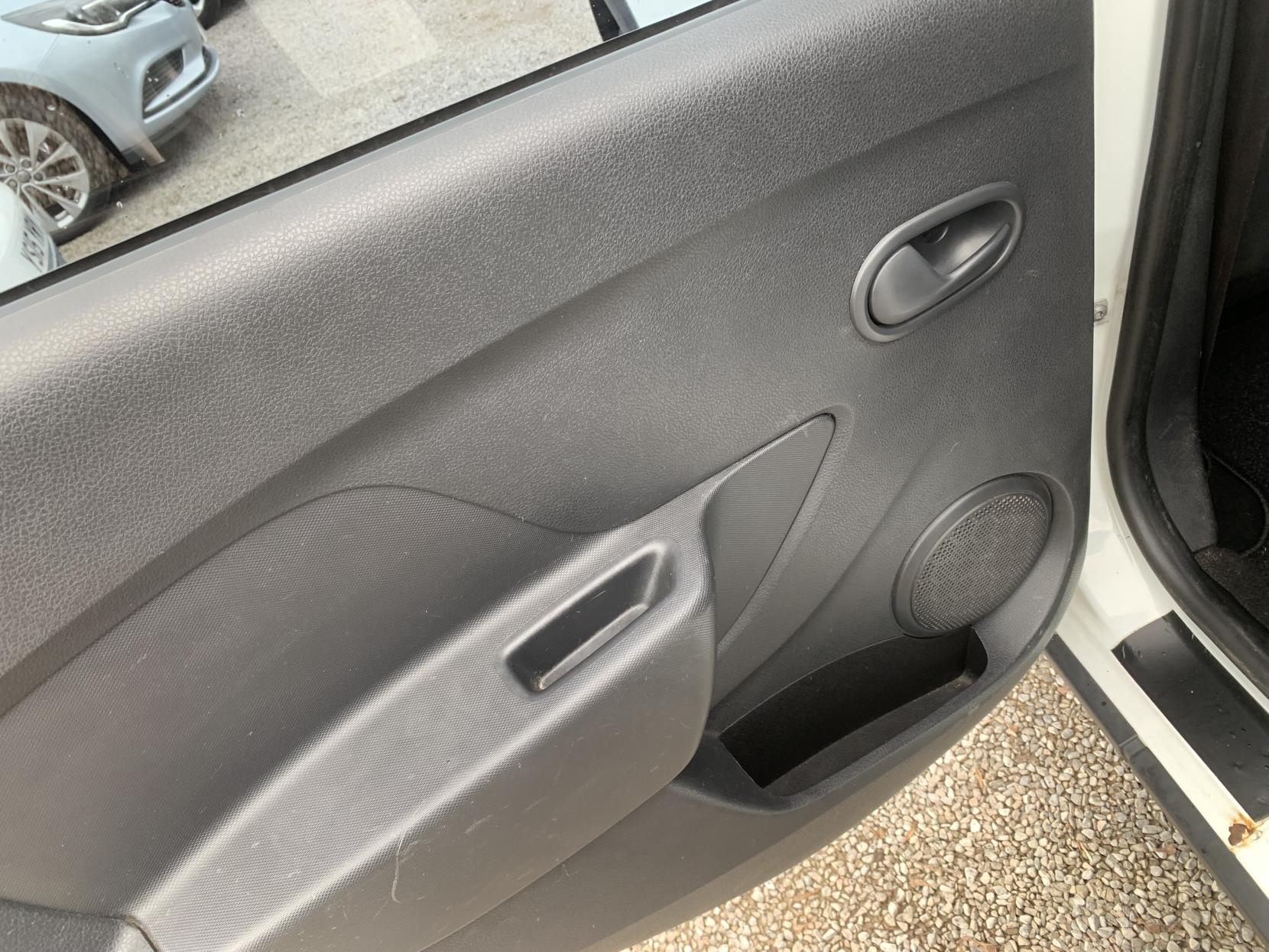 Dacia Sandero Stepway 0.9 TCe Laureate Hatchback 5dr Petrol Manual Euro 5 (90 ps)