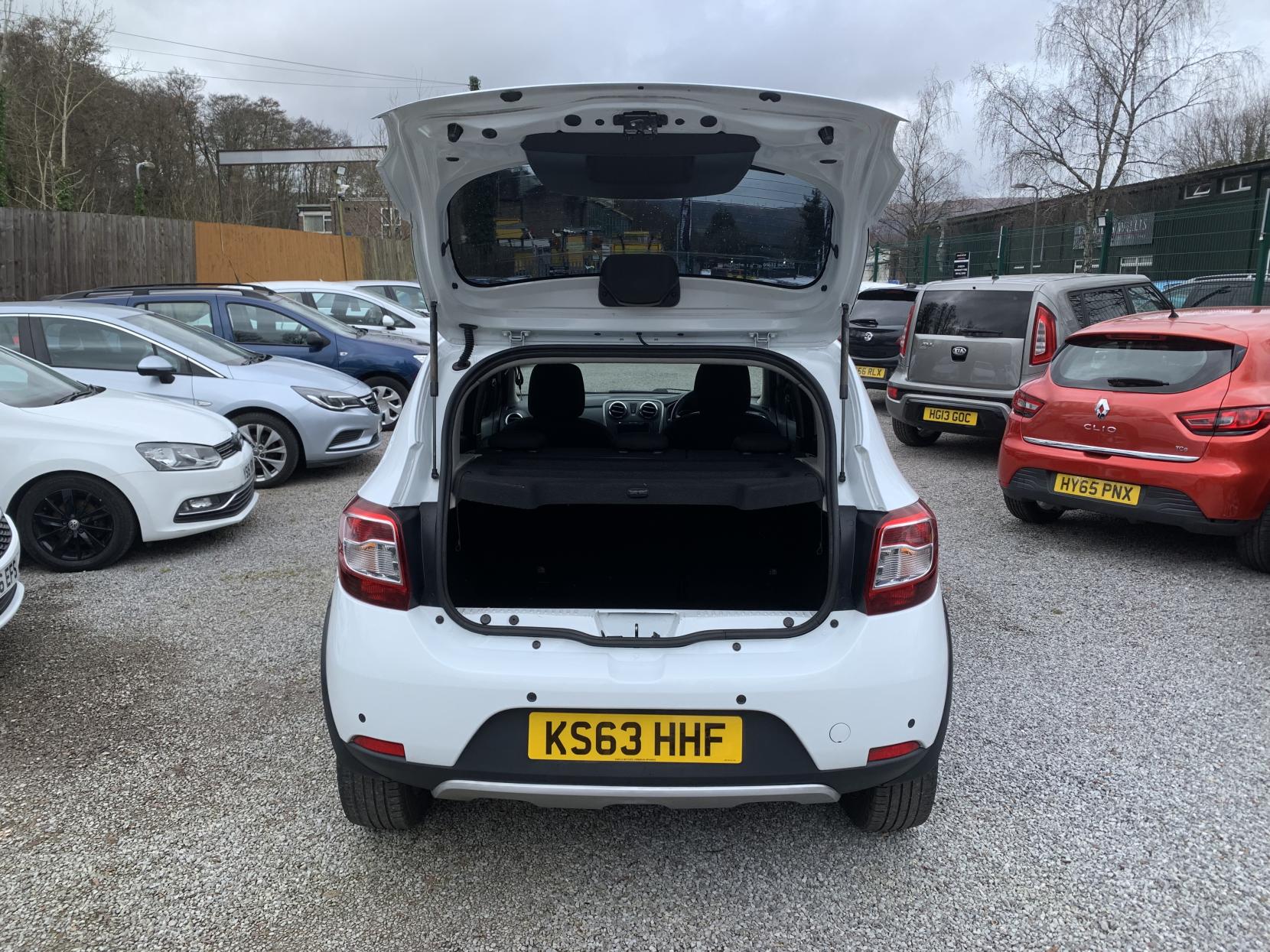 Dacia Sandero Stepway 0.9 TCe Laureate Hatchback 5dr Petrol Manual Euro 5 (90 ps)