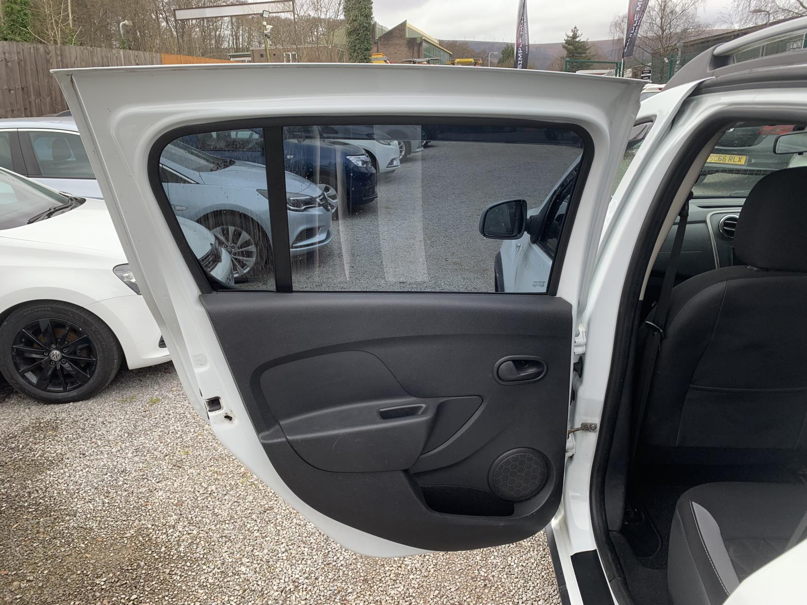 Dacia Sandero Stepway 0.9 TCe Laureate Hatchback 5dr Petrol Manual Euro 5 (90 ps)