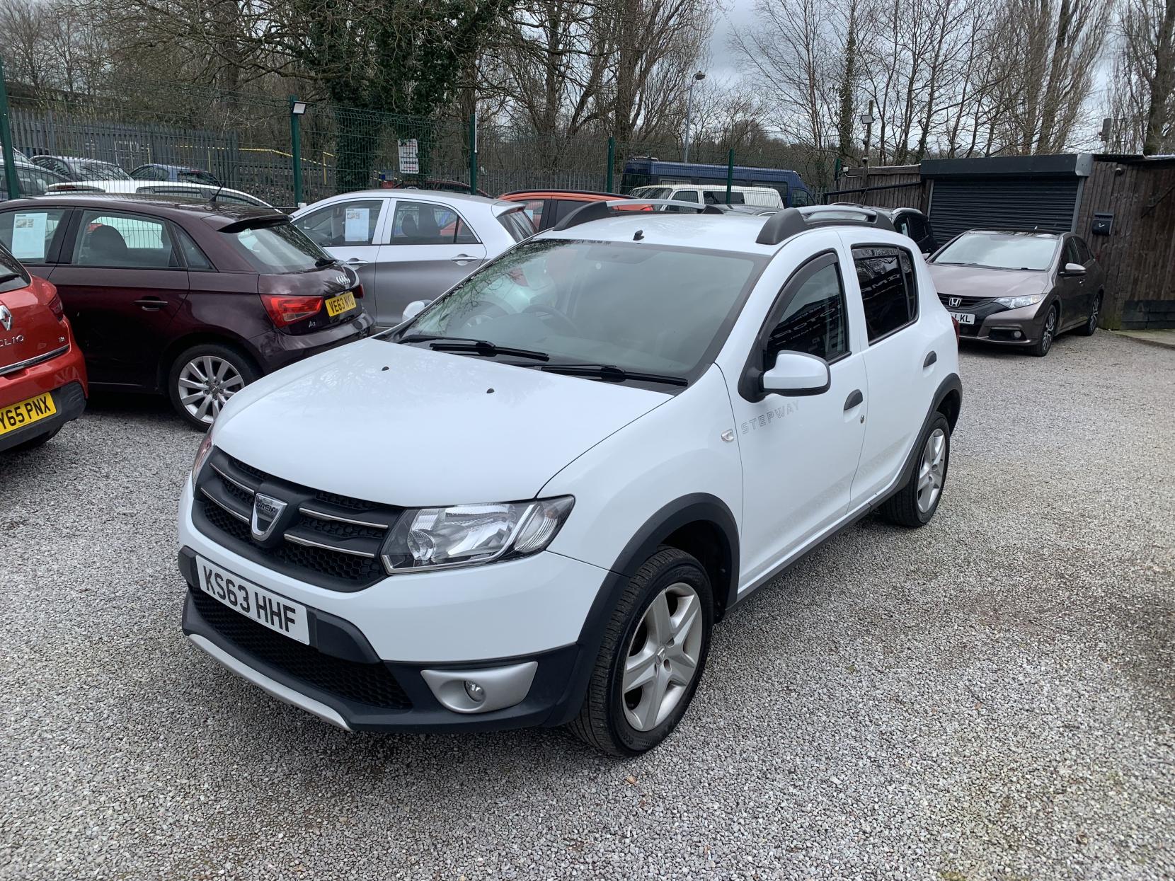 Dacia Sandero Stepway 0.9 TCe Laureate Hatchback 5dr Petrol Manual Euro 5 (90 ps)
