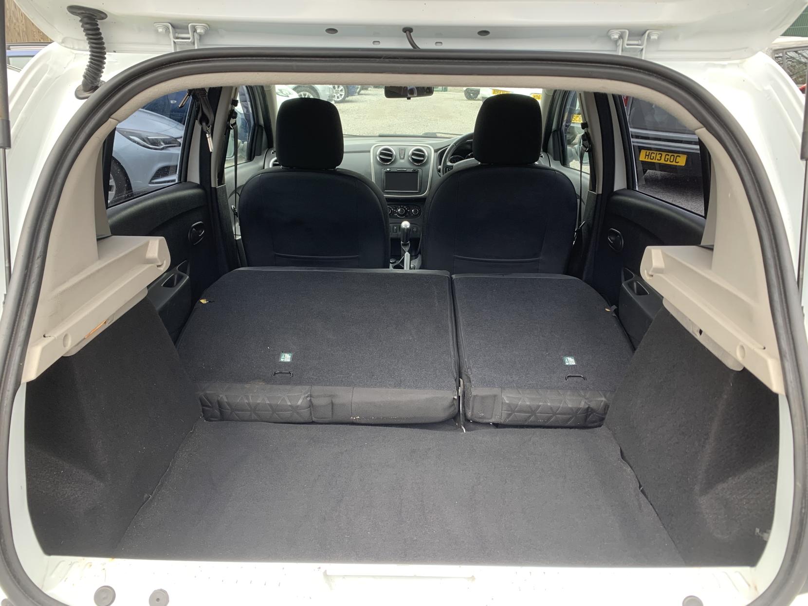 Dacia Sandero Stepway 0.9 TCe Laureate Hatchback 5dr Petrol Manual Euro 5 (90 ps)