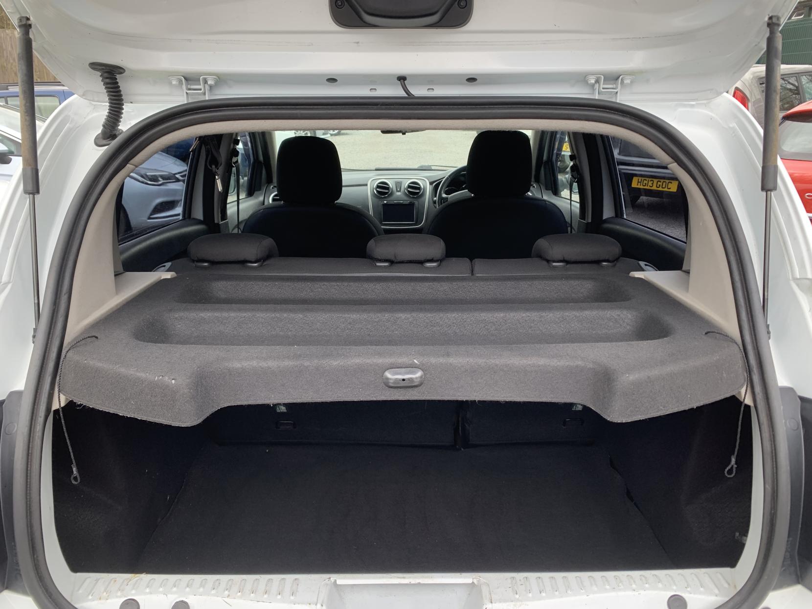 Dacia Sandero Stepway 0.9 TCe Laureate Hatchback 5dr Petrol Manual Euro 5 (90 ps)