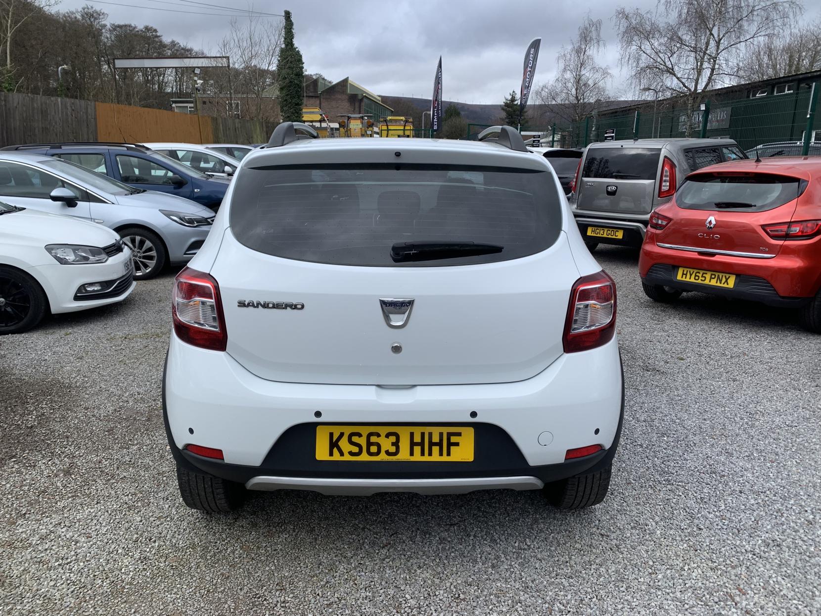 Dacia Sandero Stepway 0.9 TCe Laureate Hatchback 5dr Petrol Manual Euro 5 (90 ps)