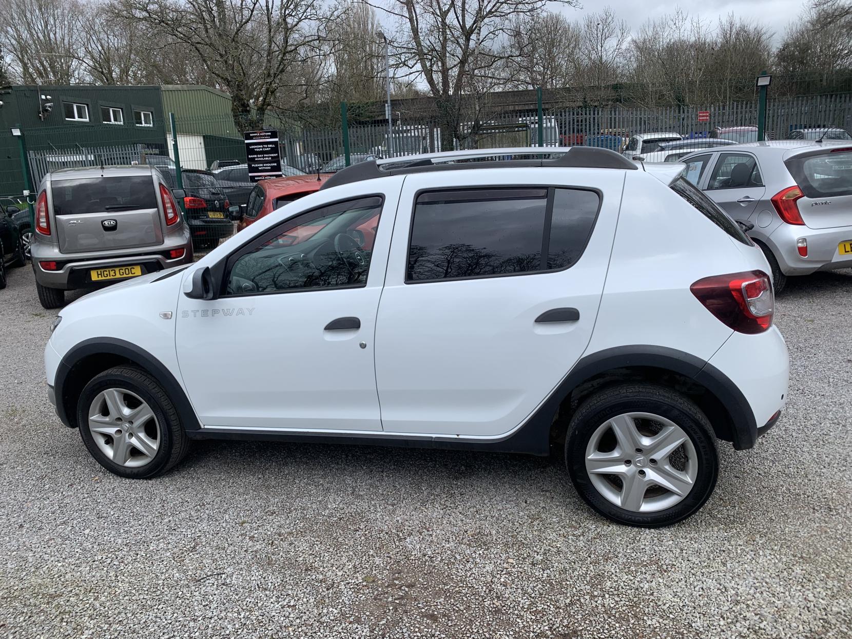Dacia Sandero Stepway 0.9 TCe Laureate Hatchback 5dr Petrol Manual Euro 5 (90 ps)