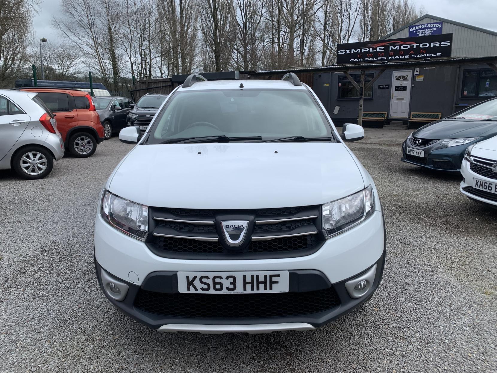 Dacia Sandero Stepway 0.9 TCe Laureate Hatchback 5dr Petrol Manual Euro 5 (90 ps)