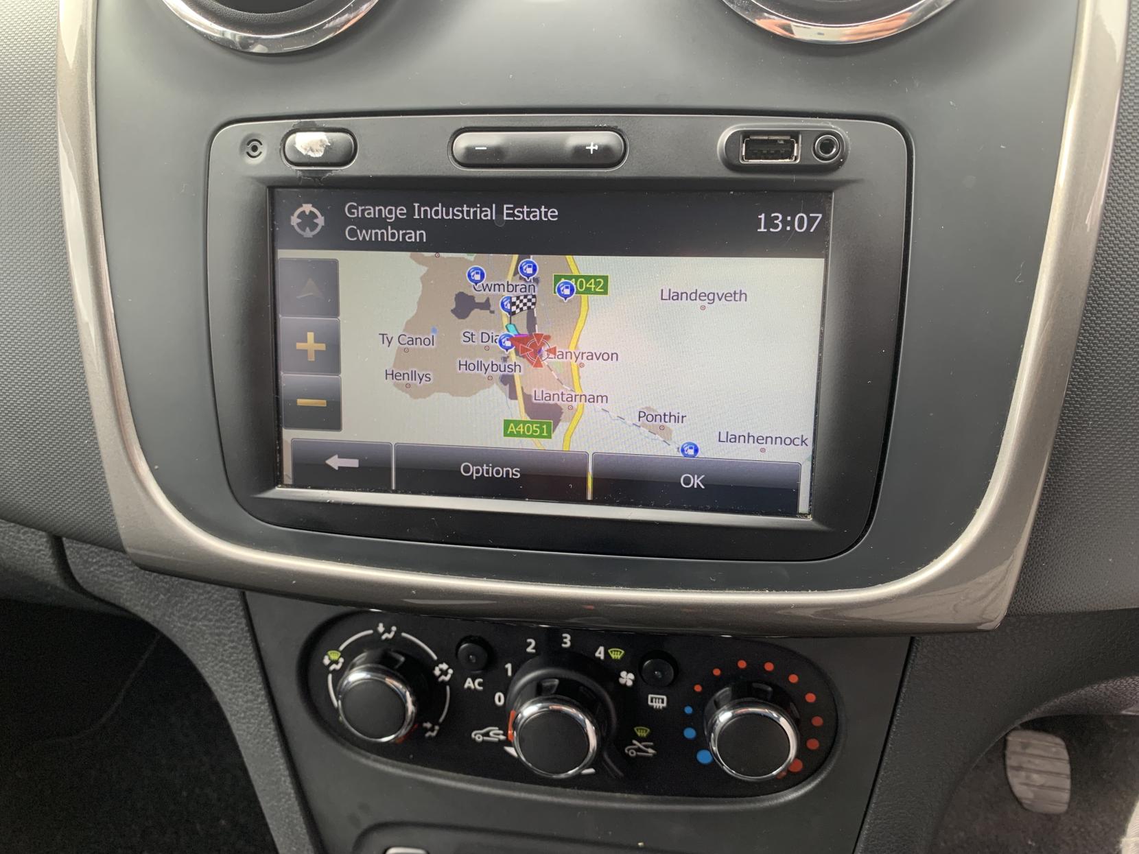 Dacia Sandero Stepway 0.9 TCe Laureate Hatchback 5dr Petrol Manual Euro 5 (90 ps)