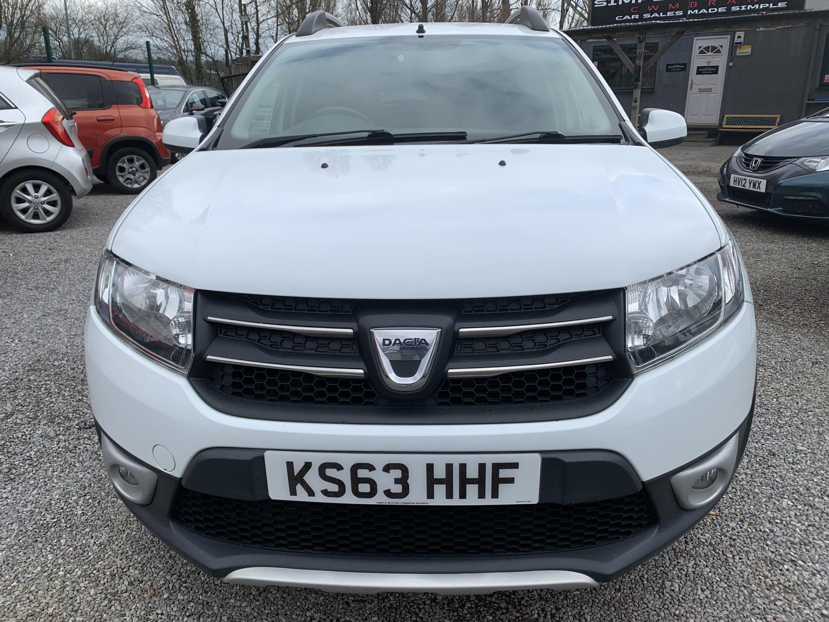 Dacia Sandero Stepway 0.9 TCe Laureate Hatchback 5dr Petrol Manual Euro 5 (90 ps)