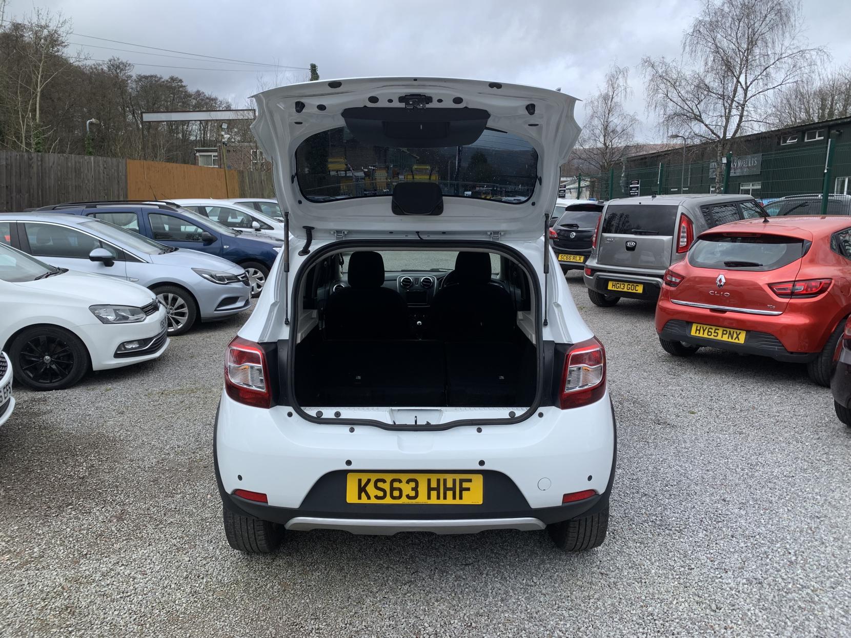 Dacia Sandero Stepway 0.9 TCe Laureate Hatchback 5dr Petrol Manual Euro 5 (90 ps)