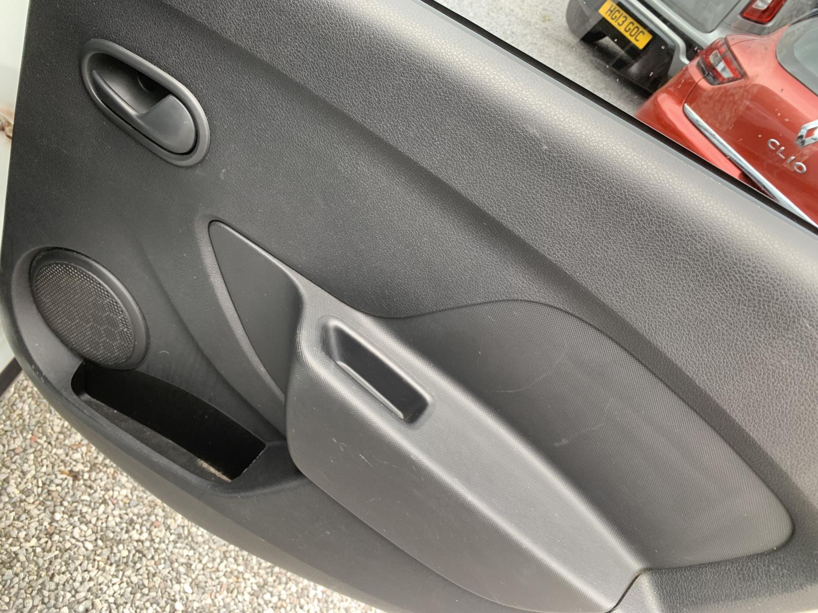 Dacia Sandero Stepway 0.9 TCe Laureate Hatchback 5dr Petrol Manual Euro 5 (90 ps)