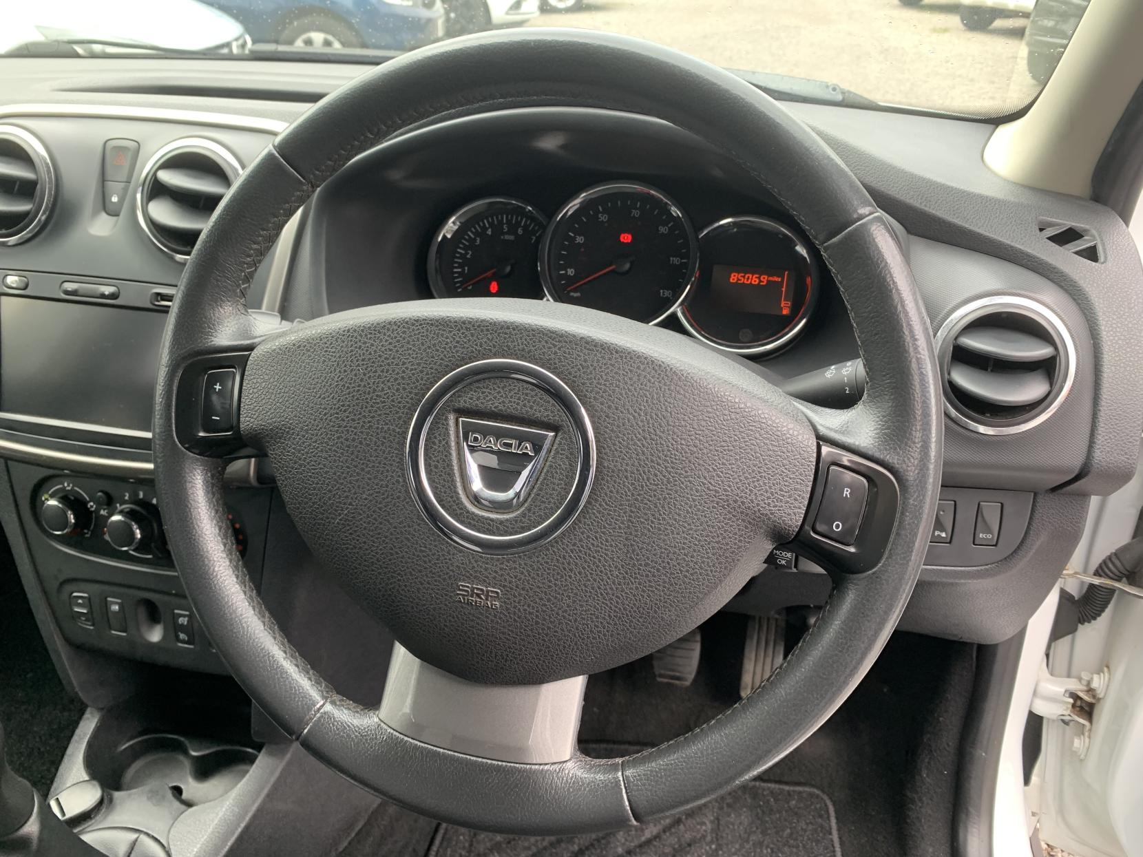 Dacia Sandero Stepway 0.9 TCe Laureate Hatchback 5dr Petrol Manual Euro 5 (90 ps)