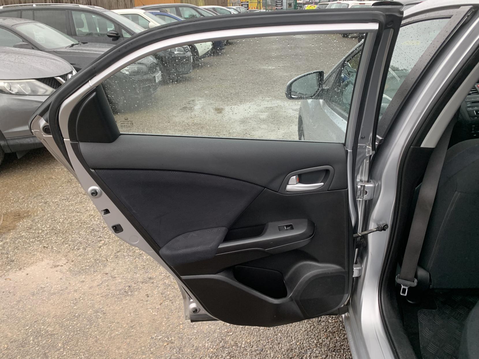 Honda Civic 1.4 i-VTEC SE Hatchback 5dr Petrol Manual Euro 5 (s/s) (100 ps)