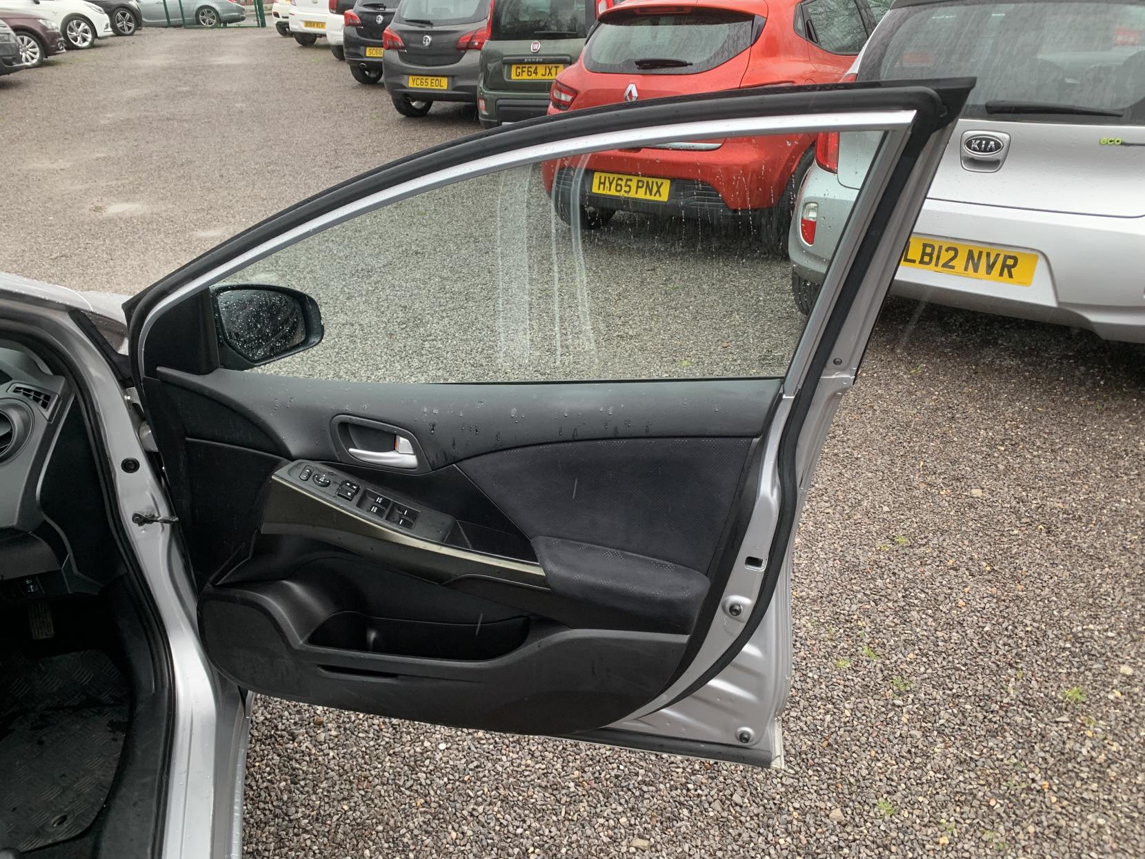 Honda Civic 1.4 i-VTEC SE Hatchback 5dr Petrol Manual Euro 5 (s/s) (100 ps)