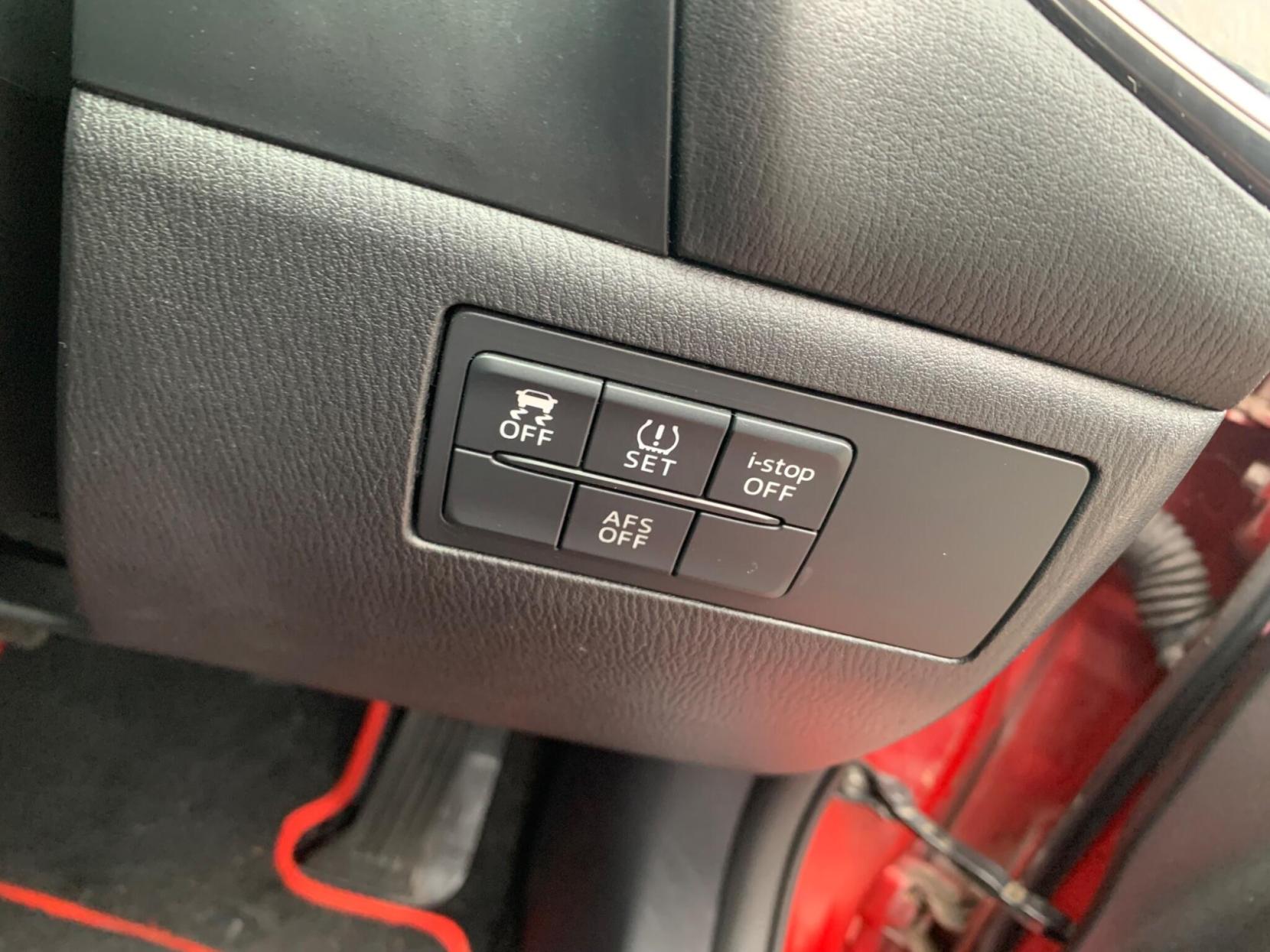 Mazda Mazda3 2.0 SKYACTIV-G Sport Nav Euro 5 (s/s) 5dr