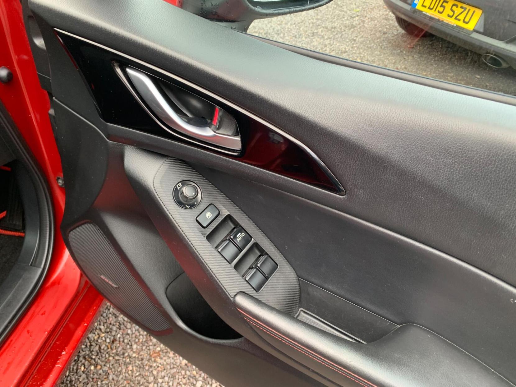 Mazda Mazda3 2.0 SKYACTIV-G Sport Nav Euro 5 (s/s) 5dr