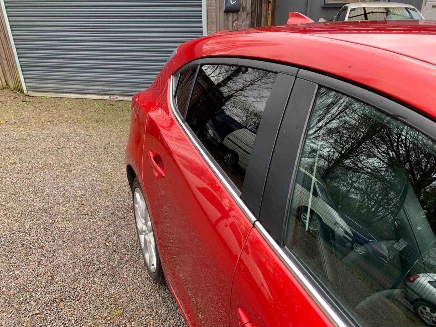 Mazda Mazda3 2.0 SKYACTIV-G Sport Nav Euro 5 (s/s) 5dr