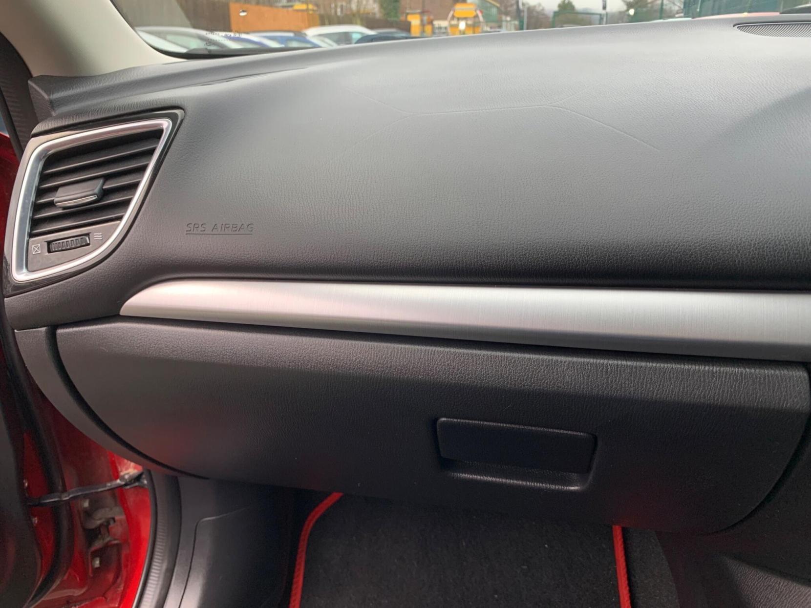 Mazda Mazda3 2.0 SKYACTIV-G Sport Nav Euro 5 (s/s) 5dr