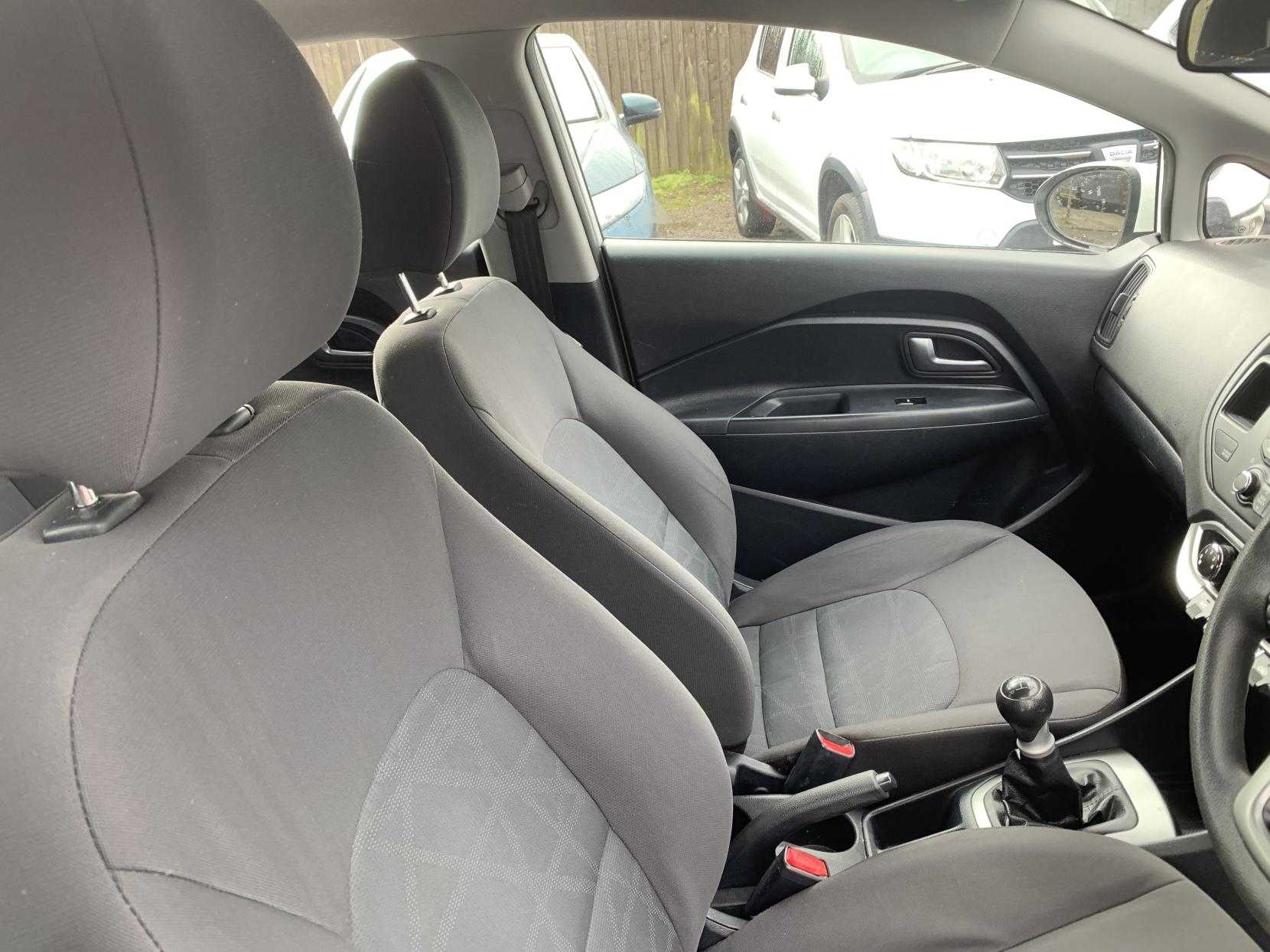 Kia Rio 1.25 1 Air Hatchback 5dr Petrol Manual Euro 5 (84 bhp)