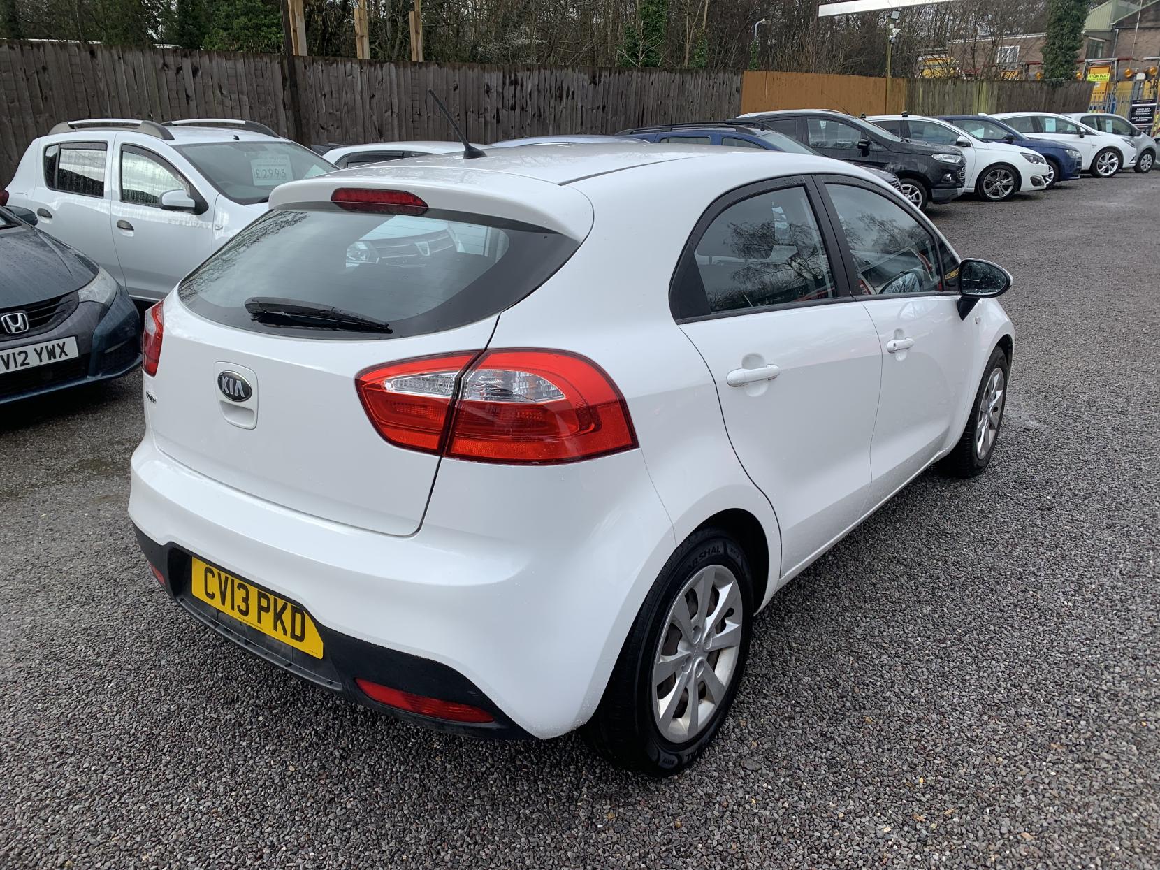 Kia Rio 1.25 1 Air Hatchback 5dr Petrol Manual Euro 5 (84 bhp)