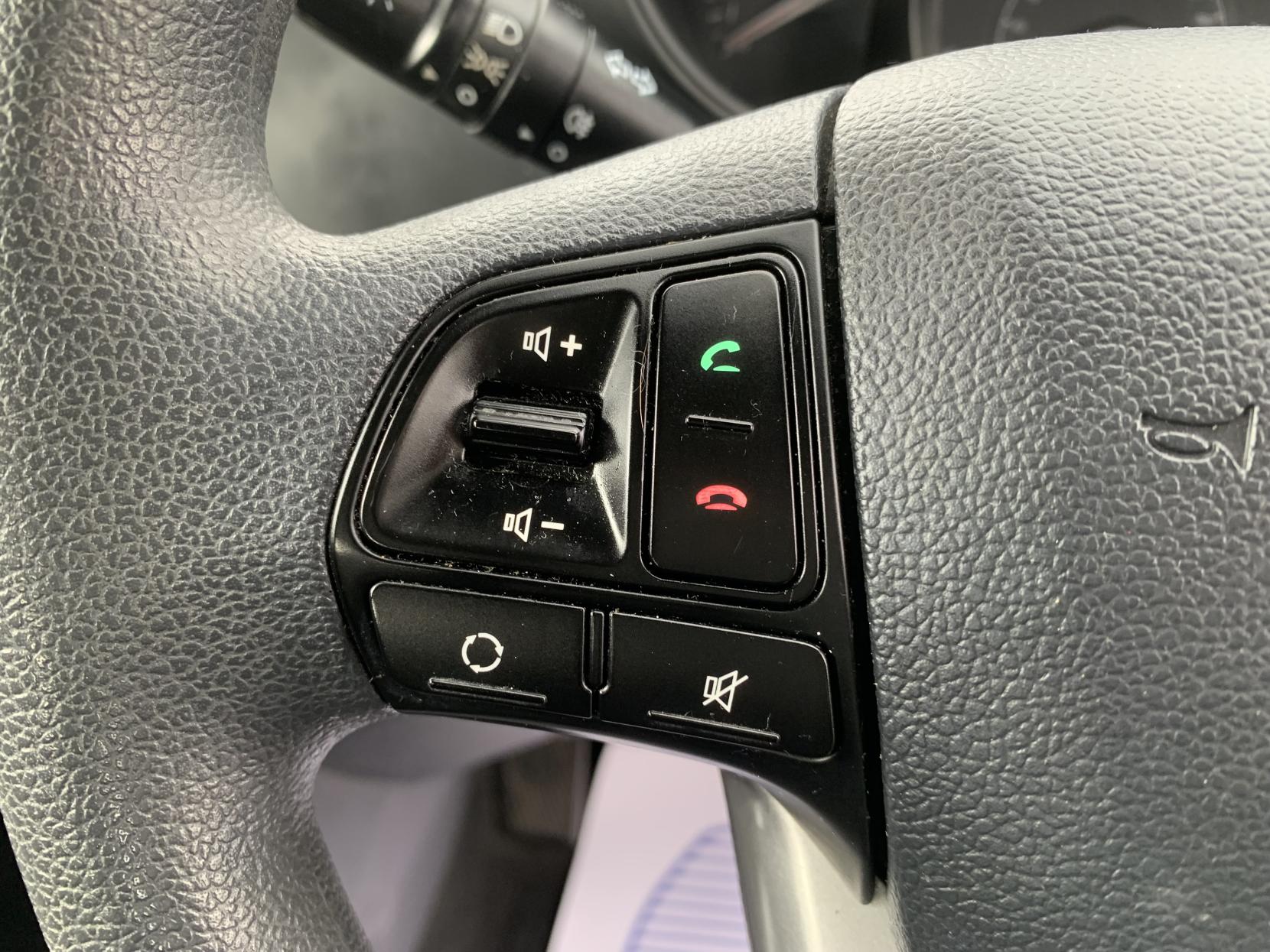 Kia Rio 1.25 1 Air Hatchback 5dr Petrol Manual Euro 5 (84 bhp)