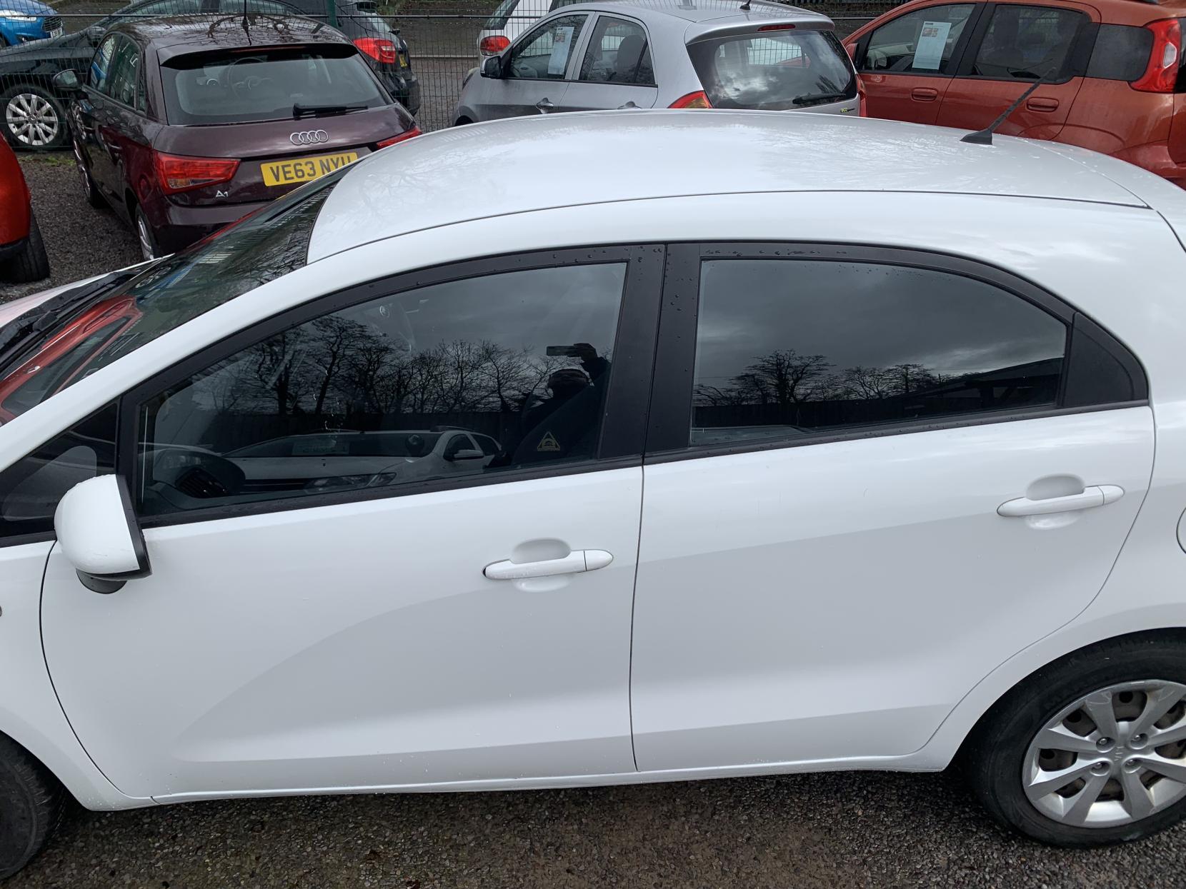 Kia Rio 1.25 1 Air Hatchback 5dr Petrol Manual Euro 5 (84 bhp)