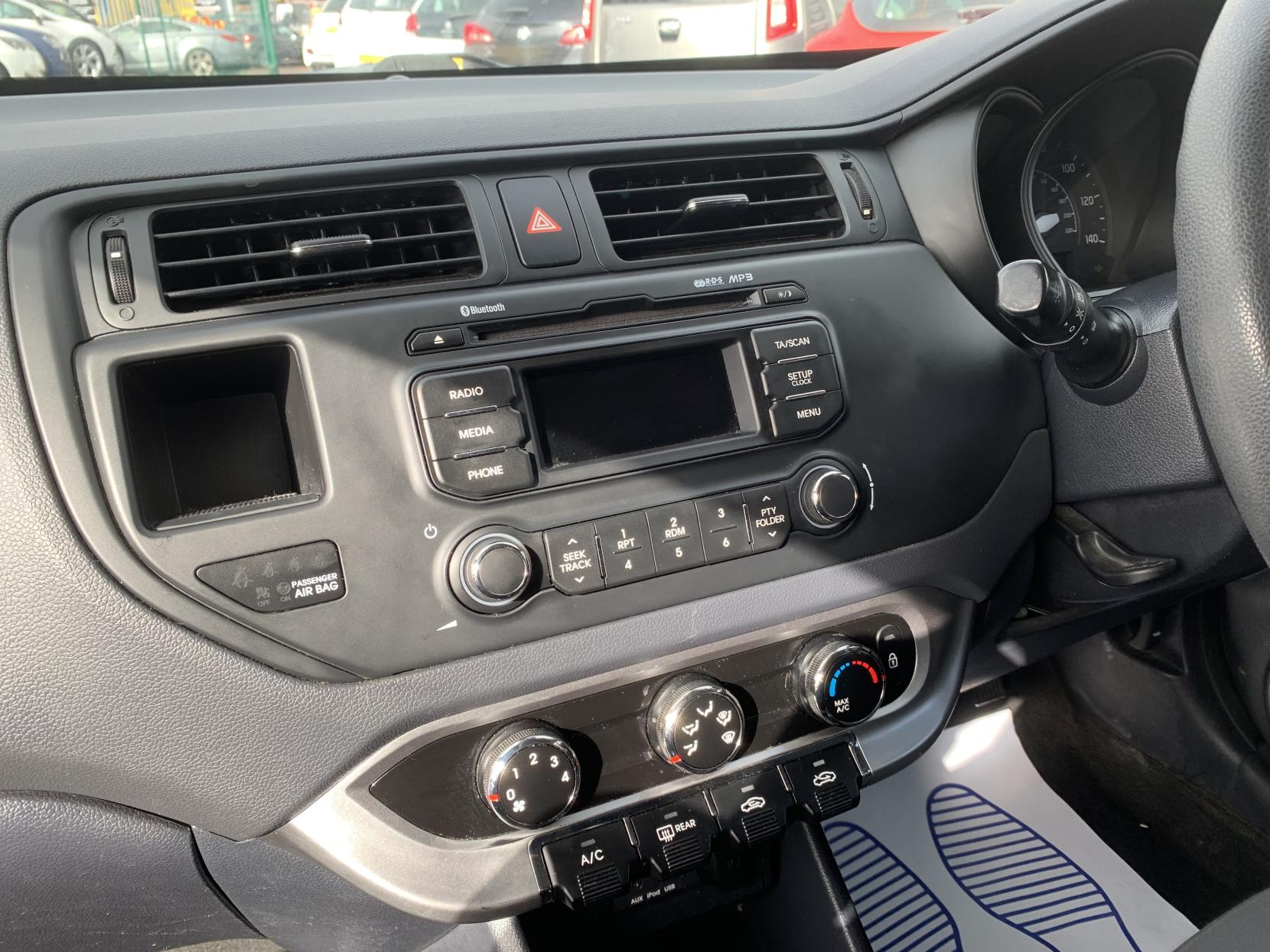 Kia Rio 1.25 1 Air Hatchback 5dr Petrol Manual Euro 5 (84 bhp)
