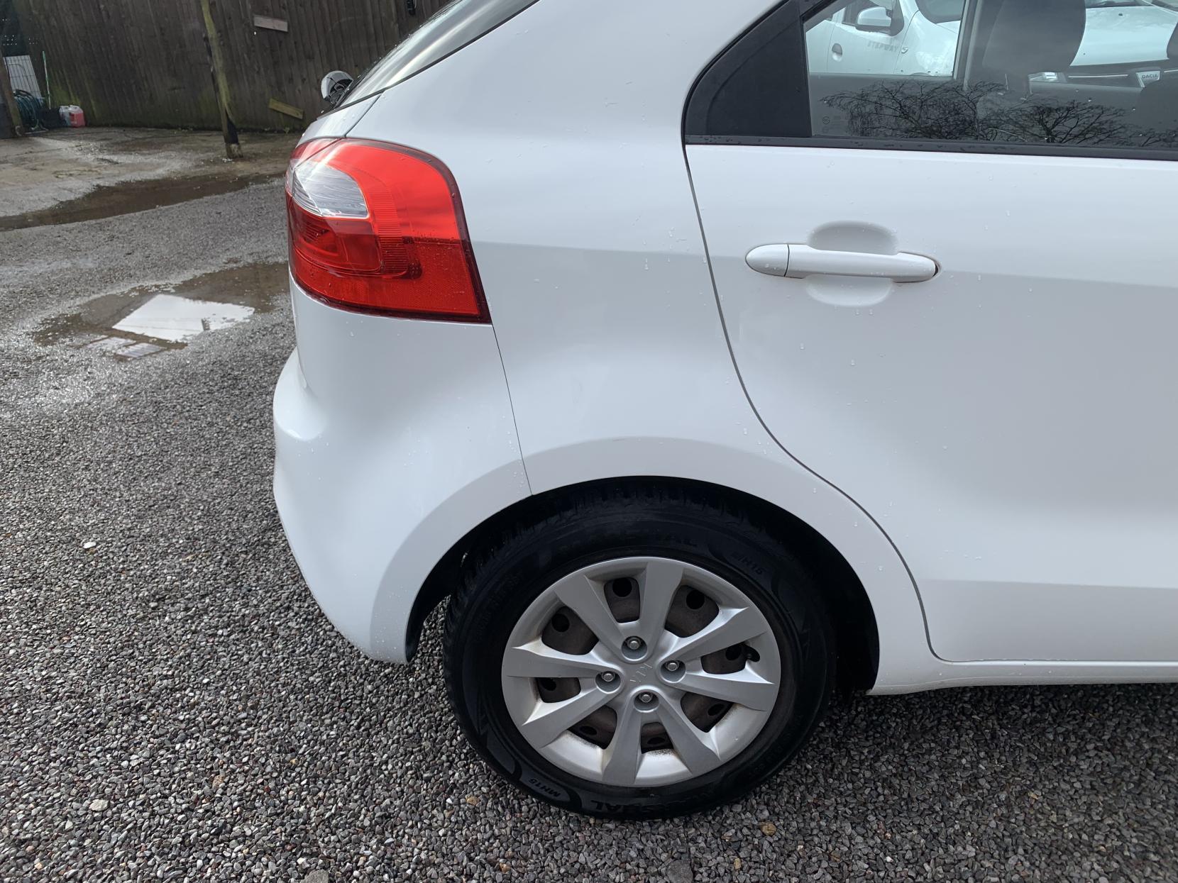 Kia Rio 1.25 1 Air Hatchback 5dr Petrol Manual Euro 5 (84 bhp)