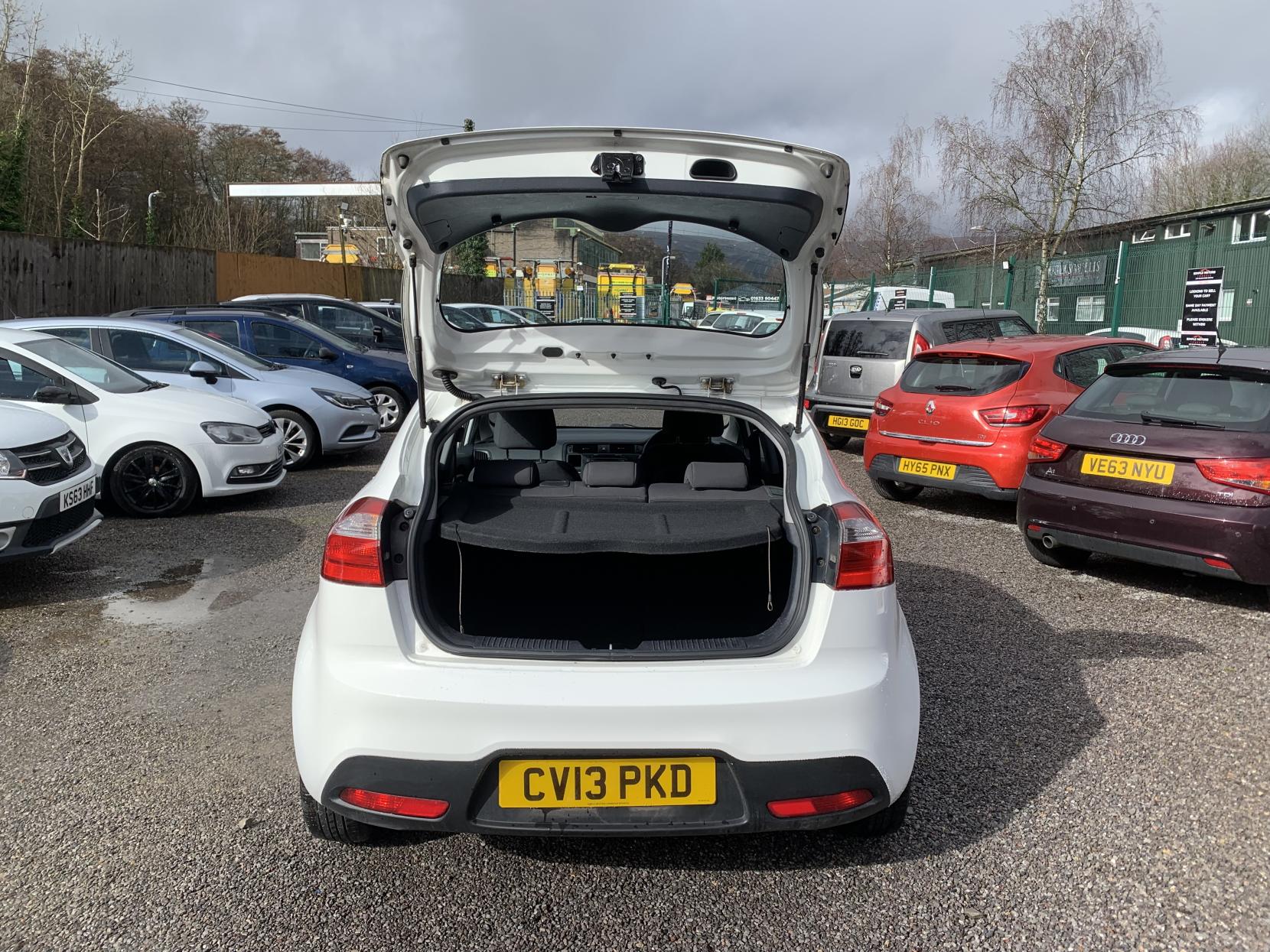 Kia Rio 1.25 1 Air Hatchback 5dr Petrol Manual Euro 5 (84 bhp)