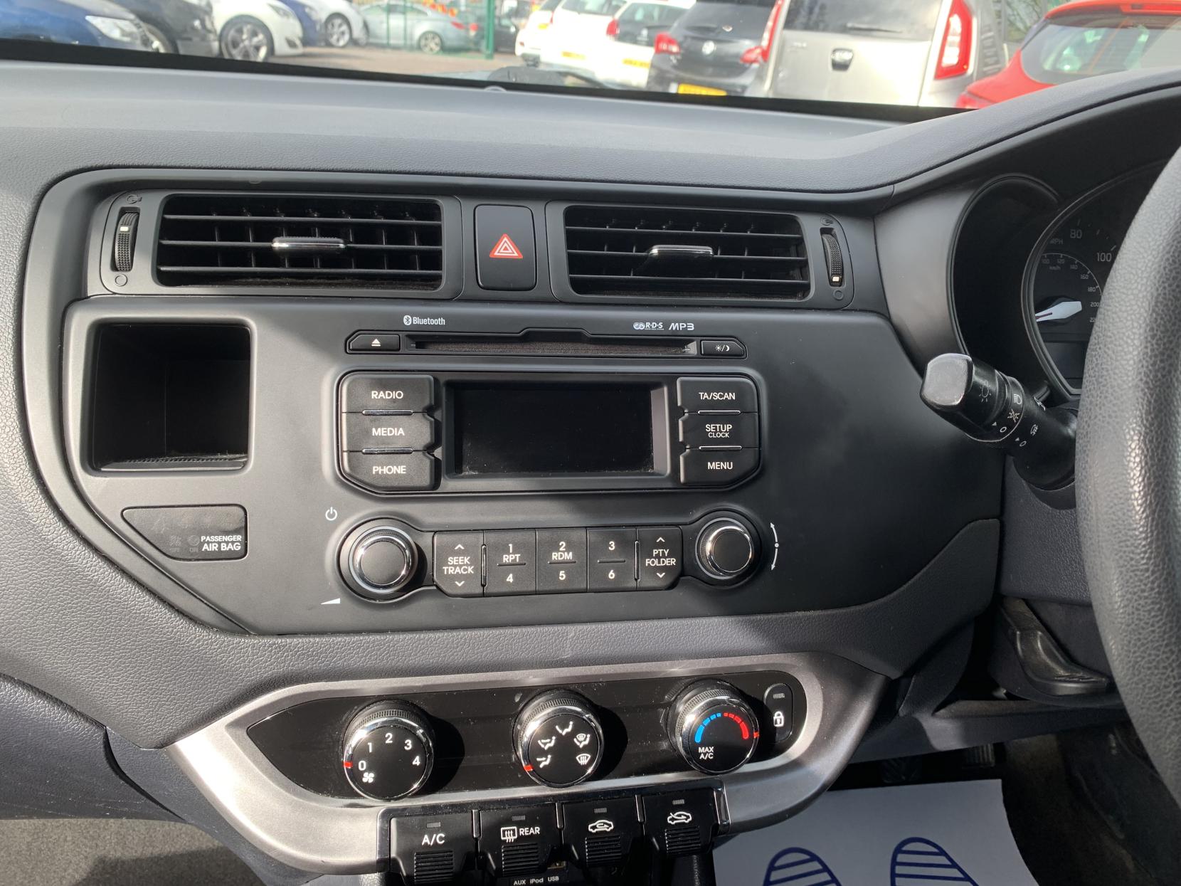 Kia Rio 1.25 1 Air Hatchback 5dr Petrol Manual Euro 5 (84 bhp)