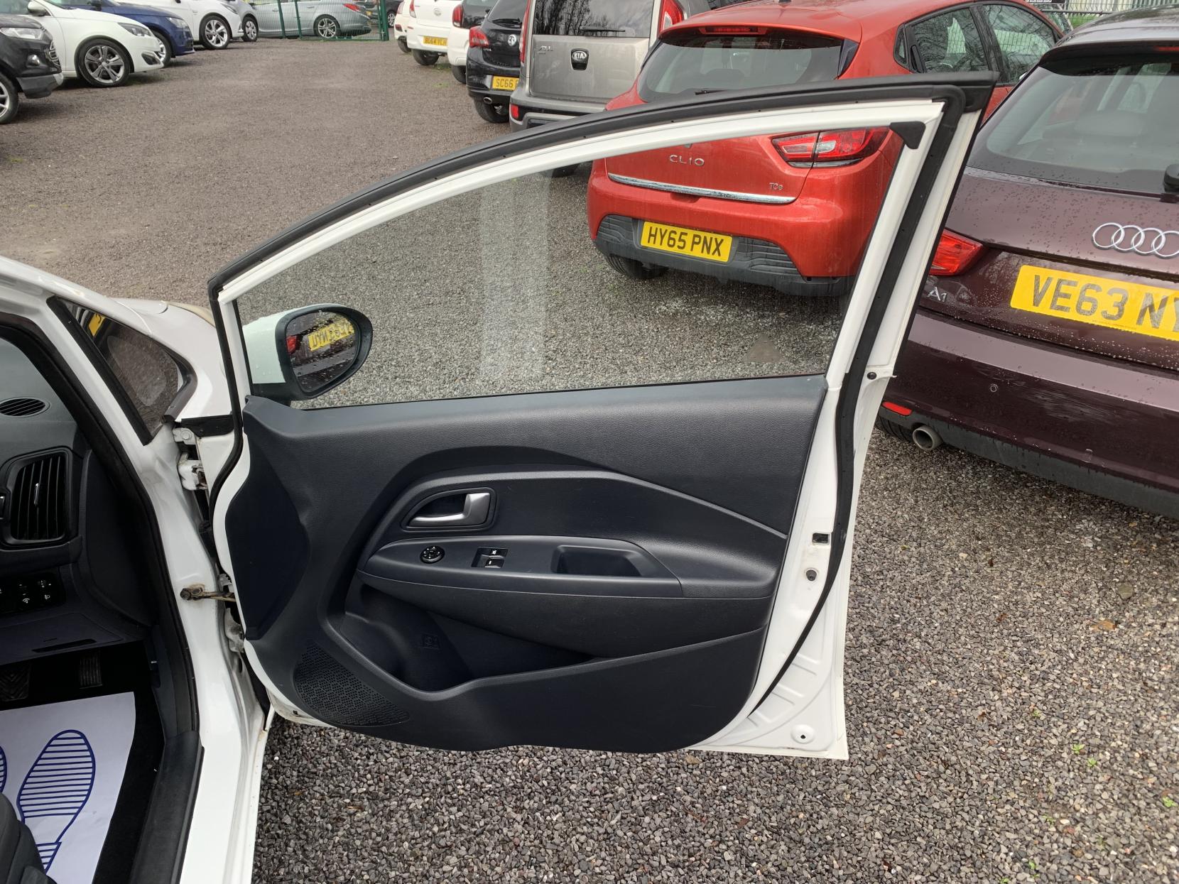 Kia Rio 1.25 1 Air Hatchback 5dr Petrol Manual Euro 5 (84 bhp)