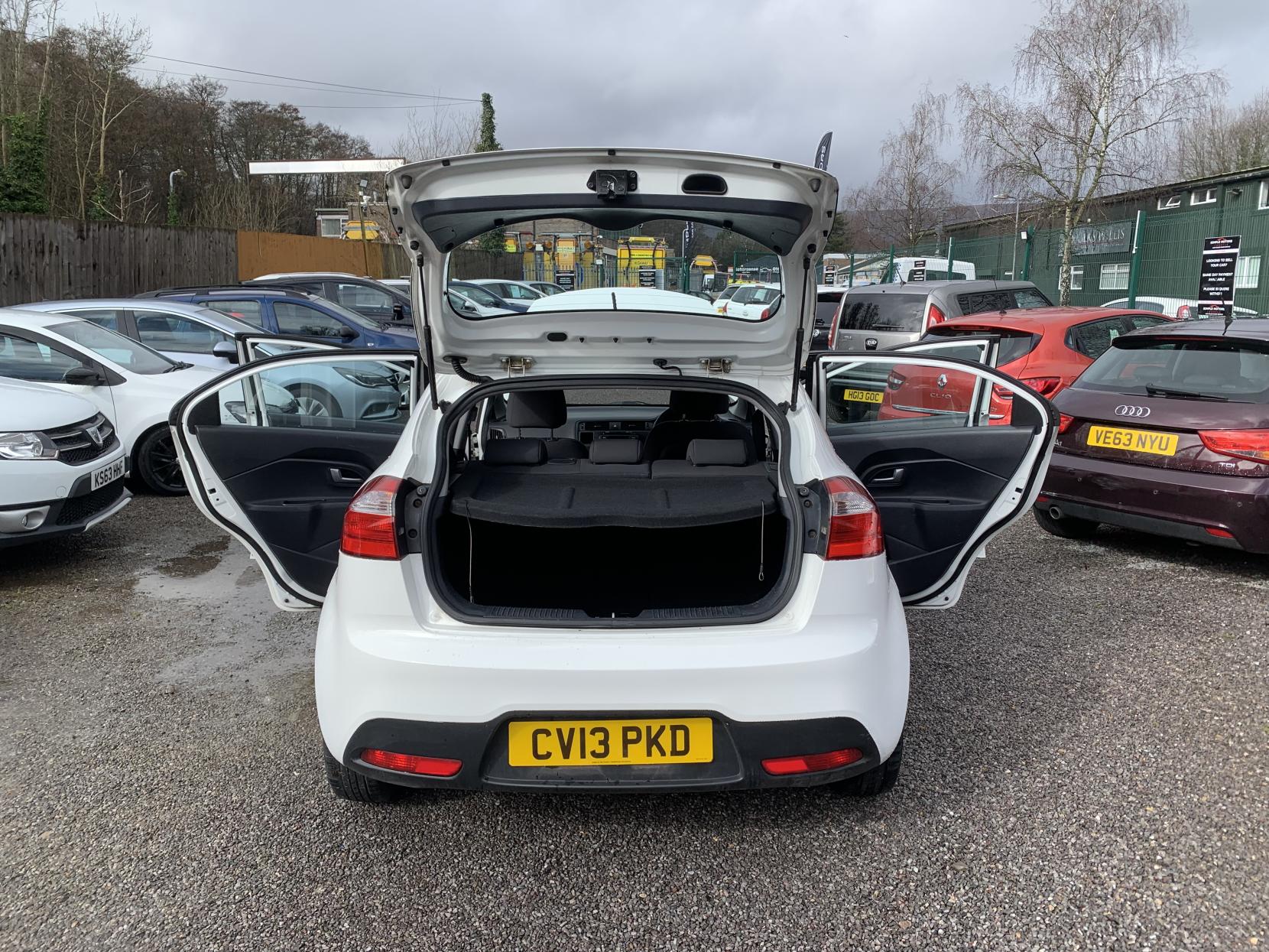 Kia Rio 1.25 1 Air Hatchback 5dr Petrol Manual Euro 5 (84 bhp)