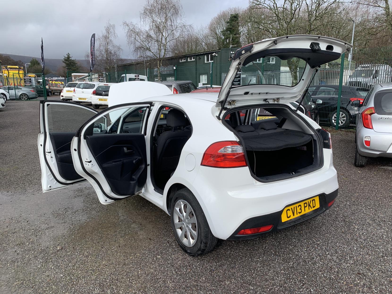 Kia Rio 1.25 1 Air Hatchback 5dr Petrol Manual Euro 5 (84 bhp)