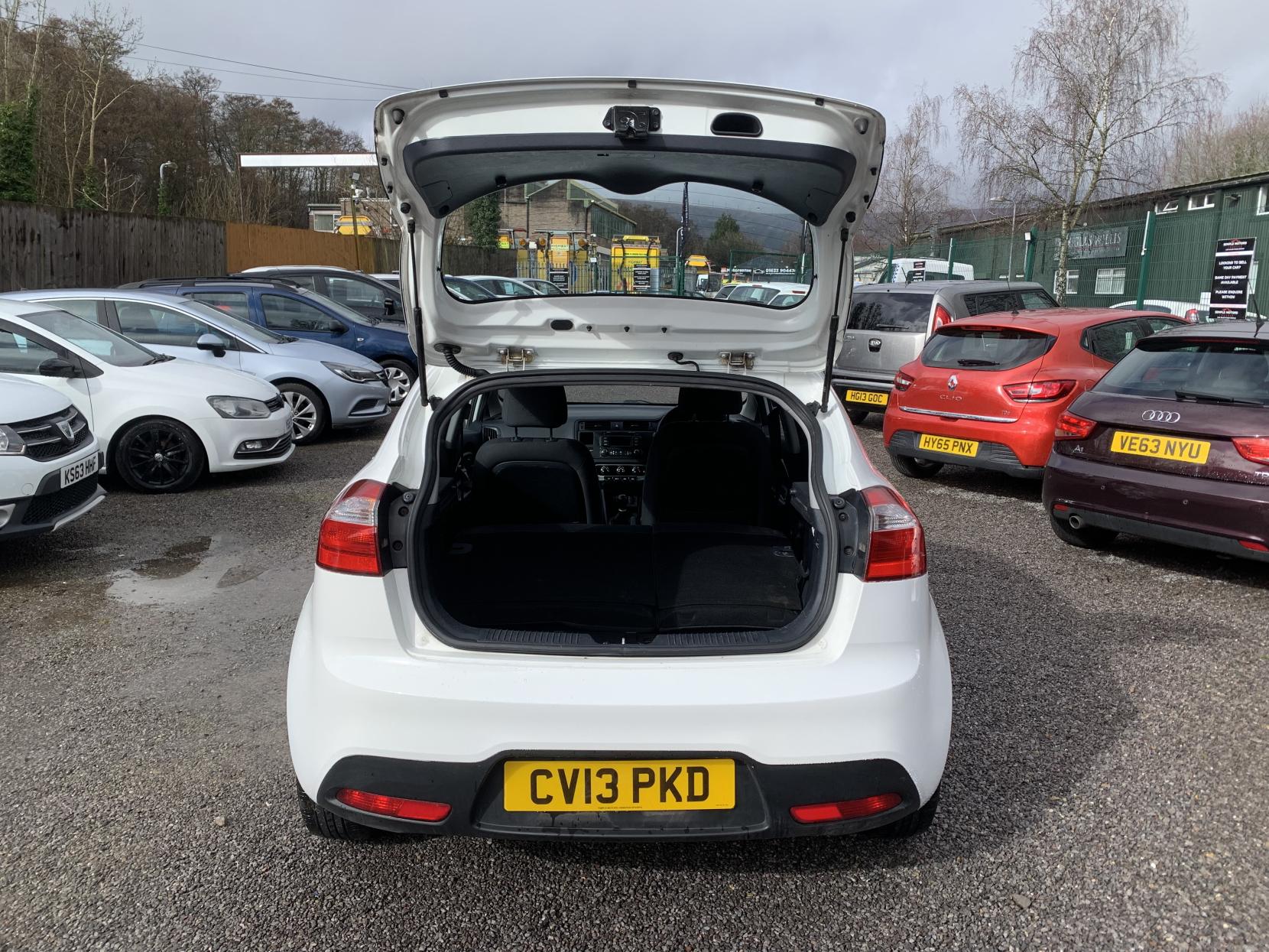 Kia Rio 1.25 1 Air Hatchback 5dr Petrol Manual Euro 5 (84 bhp)