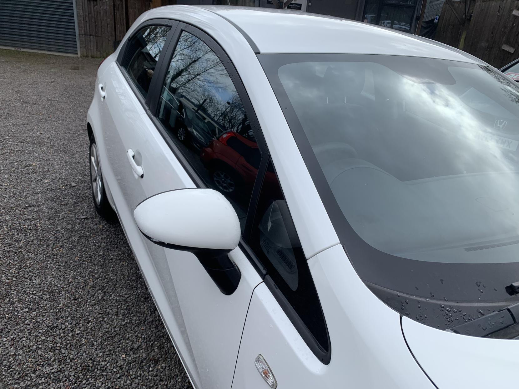 Kia Rio 1.25 1 Air Hatchback 5dr Petrol Manual Euro 5 (84 bhp)