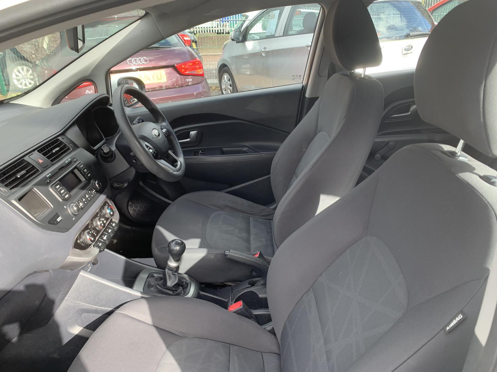 Kia Rio 1.25 1 Air Hatchback 5dr Petrol Manual Euro 5 (84 bhp)