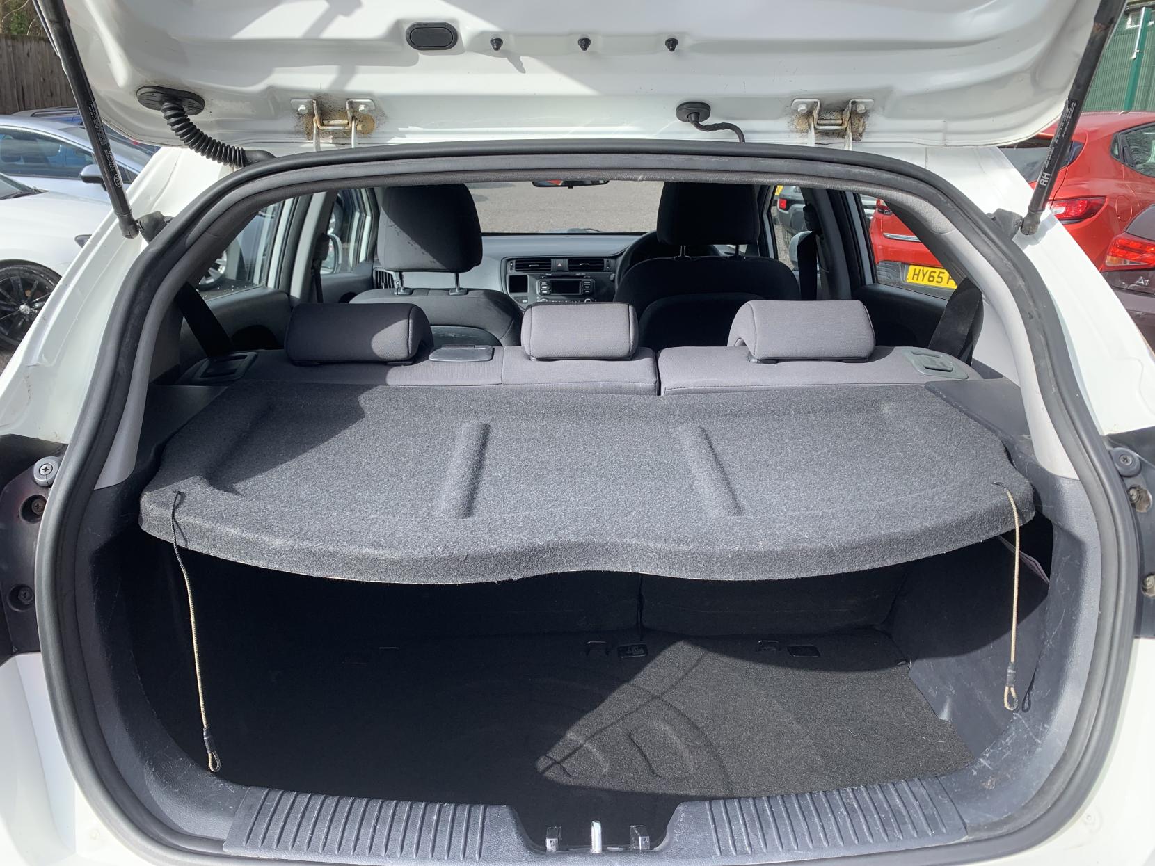 Kia Rio 1.25 1 Air Hatchback 5dr Petrol Manual Euro 5 (84 bhp)