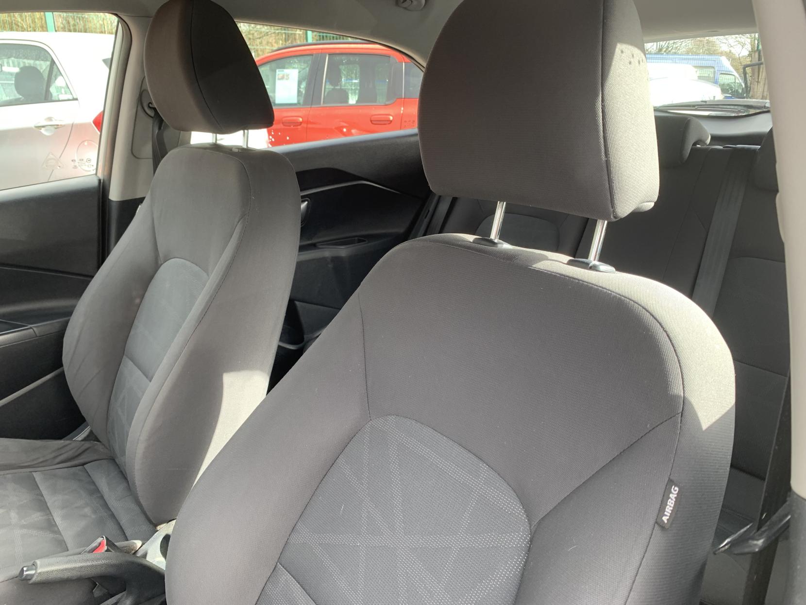 Kia Rio 1.25 1 Air Hatchback 5dr Petrol Manual Euro 5 (84 bhp)