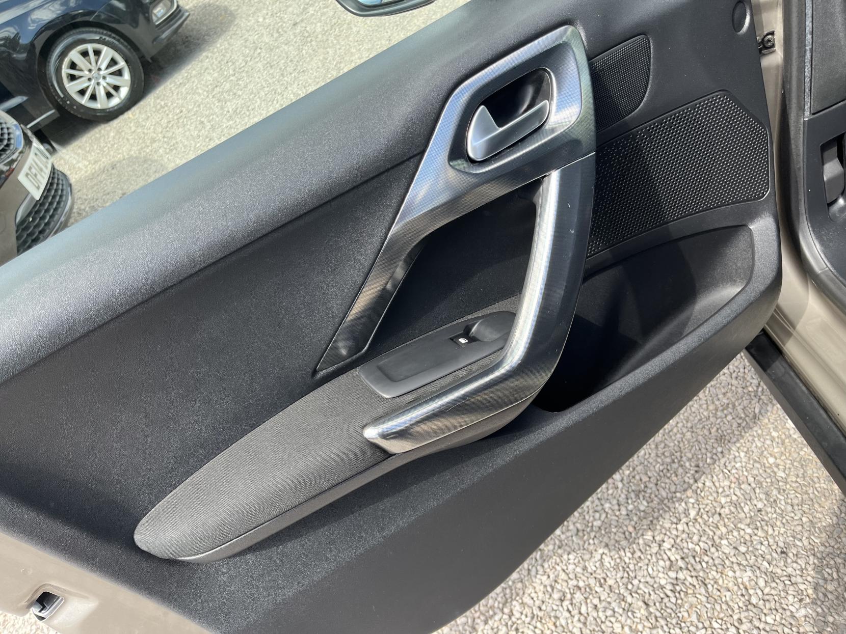 2016 00 PEUGEOT 2008