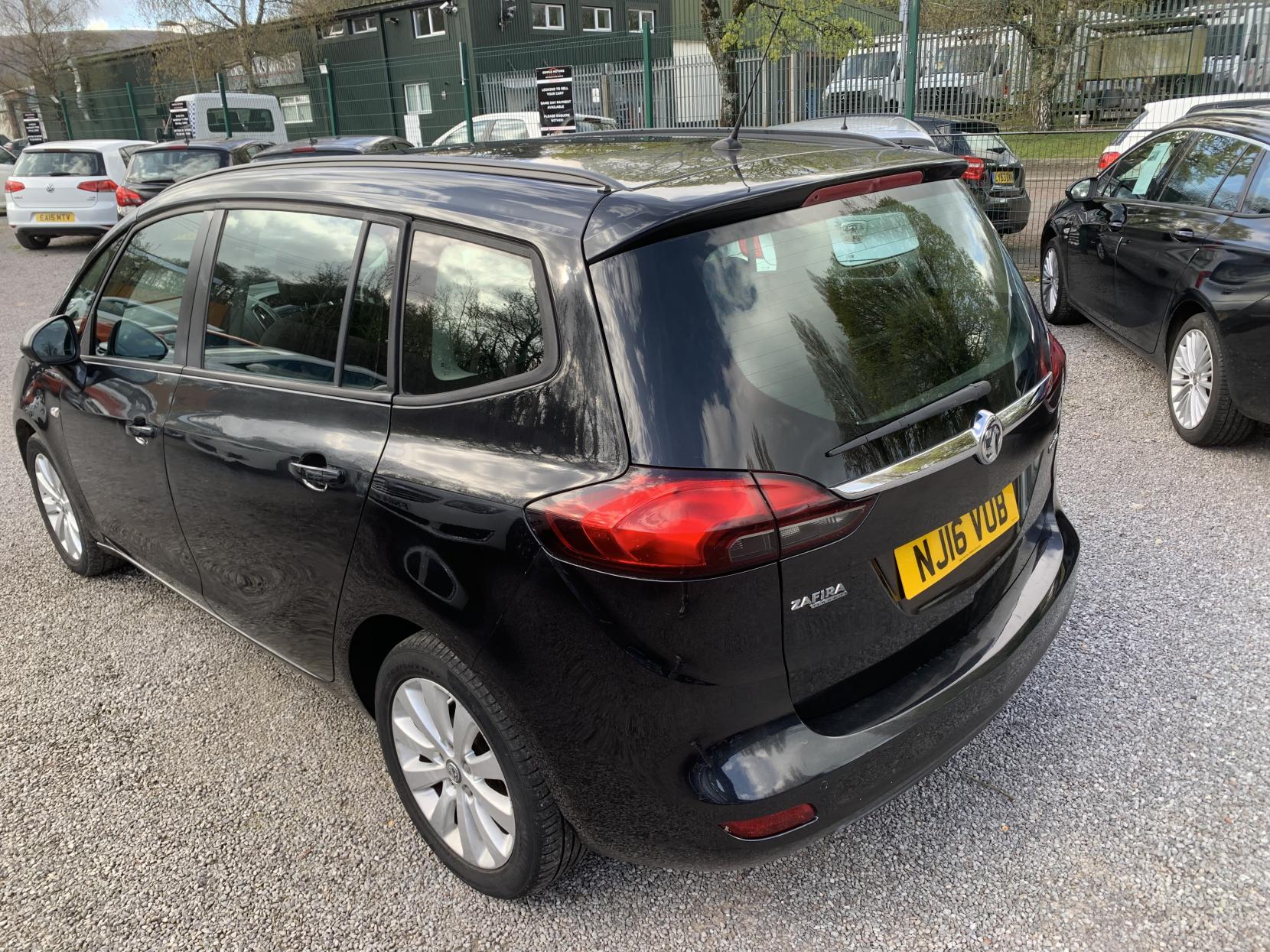 Vauxhall Zafira Tourer 1.4i Turbo Design MPV 5dr Petrol Manual Euro 6 (140 ps)