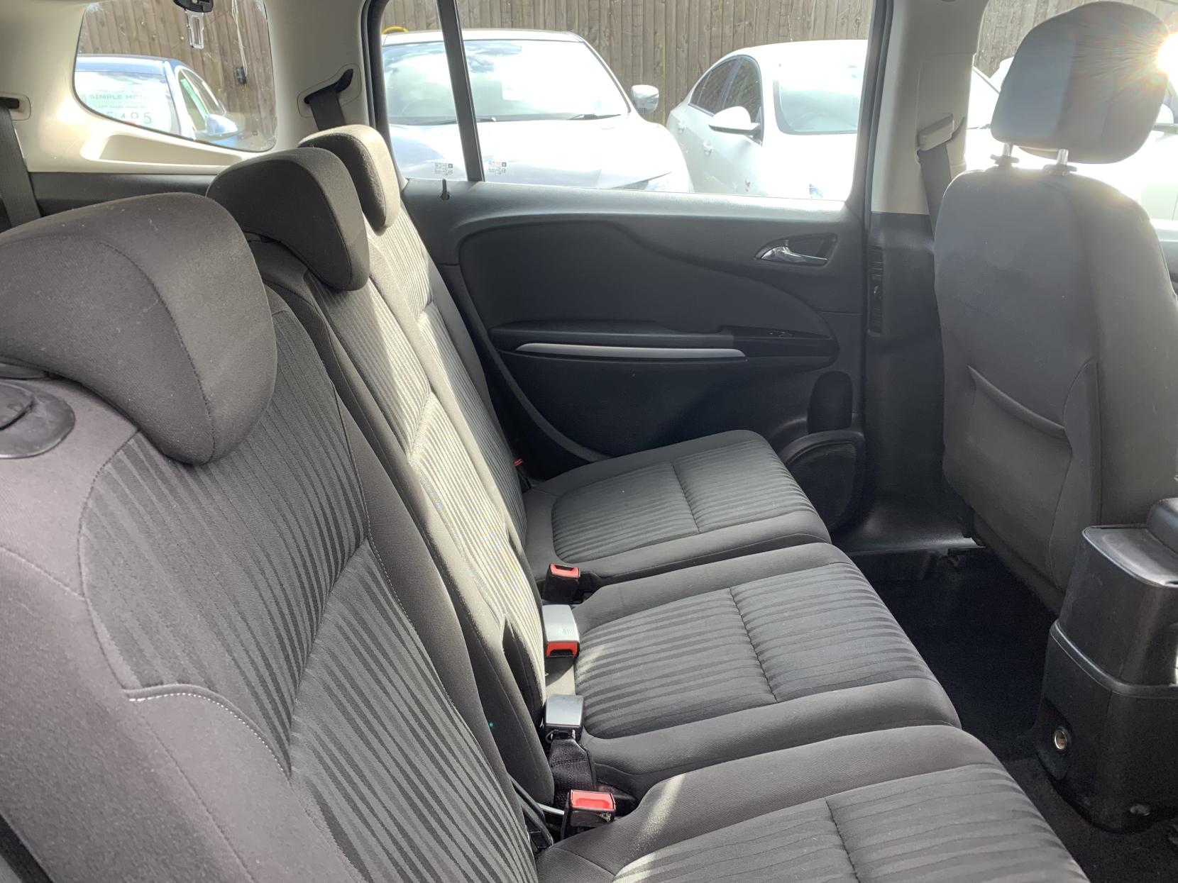 Vauxhall Zafira Tourer 1.4i Turbo Design MPV 5dr Petrol Manual Euro 6 (140 ps)