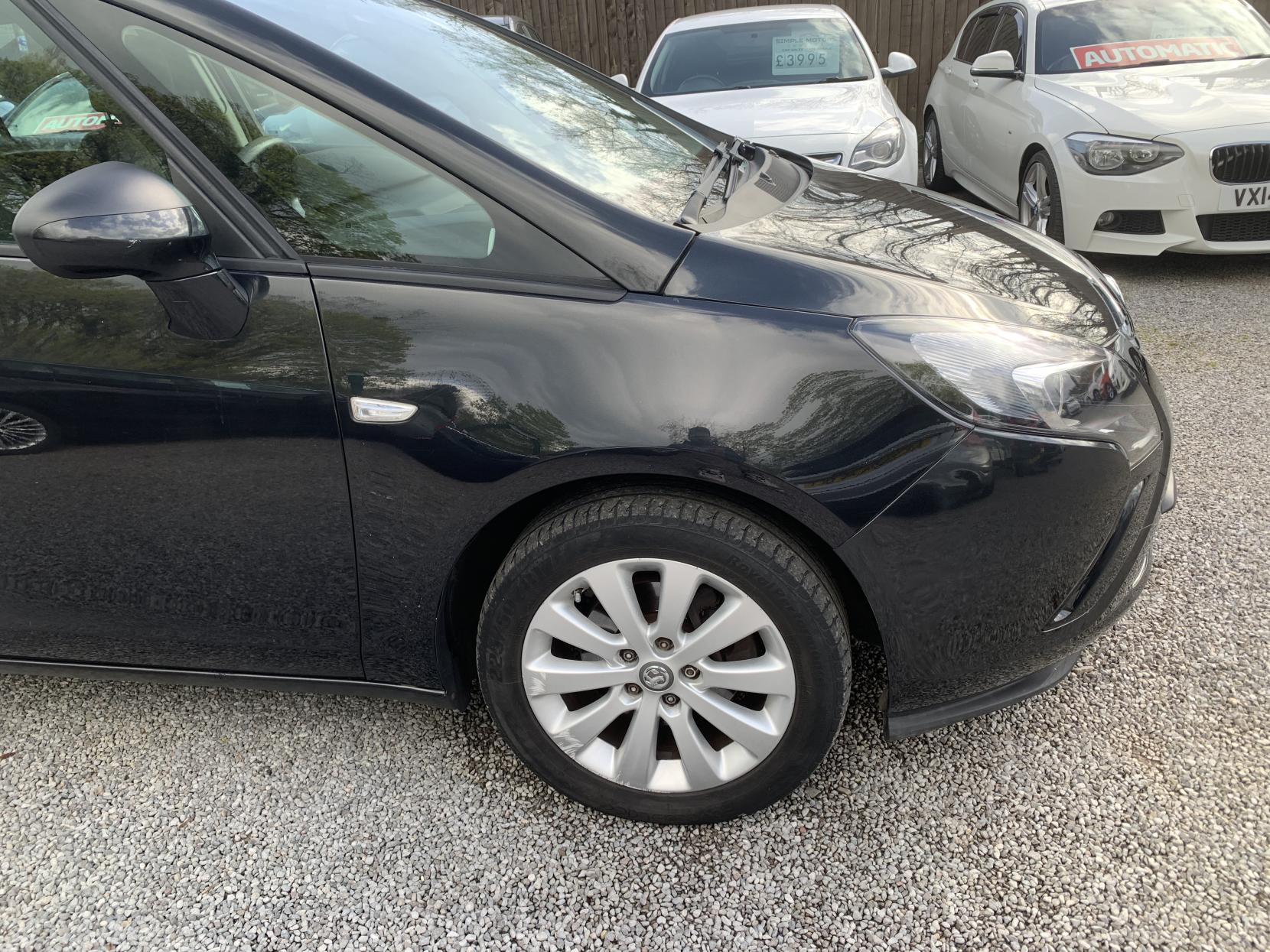Vauxhall Zafira Tourer 1.4i Turbo Design MPV 5dr Petrol Manual Euro 6 (140 ps)