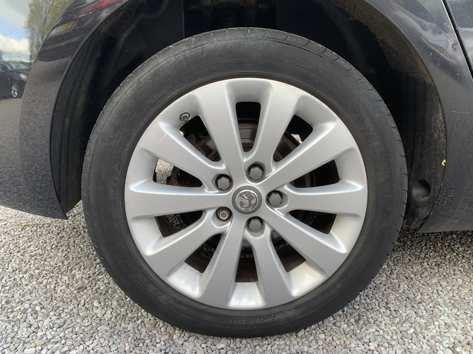 Vauxhall Zafira Tourer 1.4i Turbo Design MPV 5dr Petrol Manual Euro 6 (140 ps)